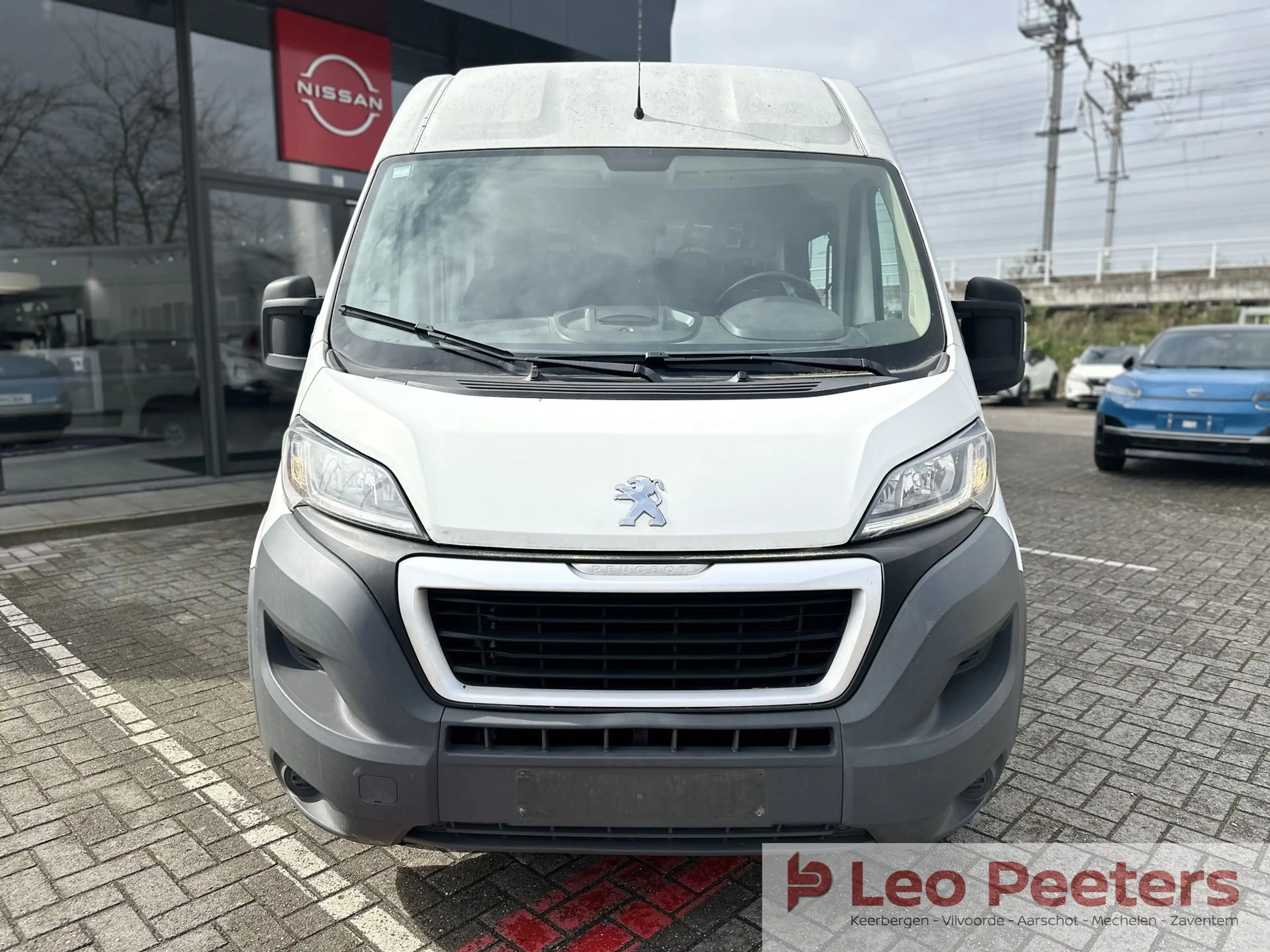 Peugeot Boxer FT L2H2 333 BlueHDI S/S Premium — photo 2