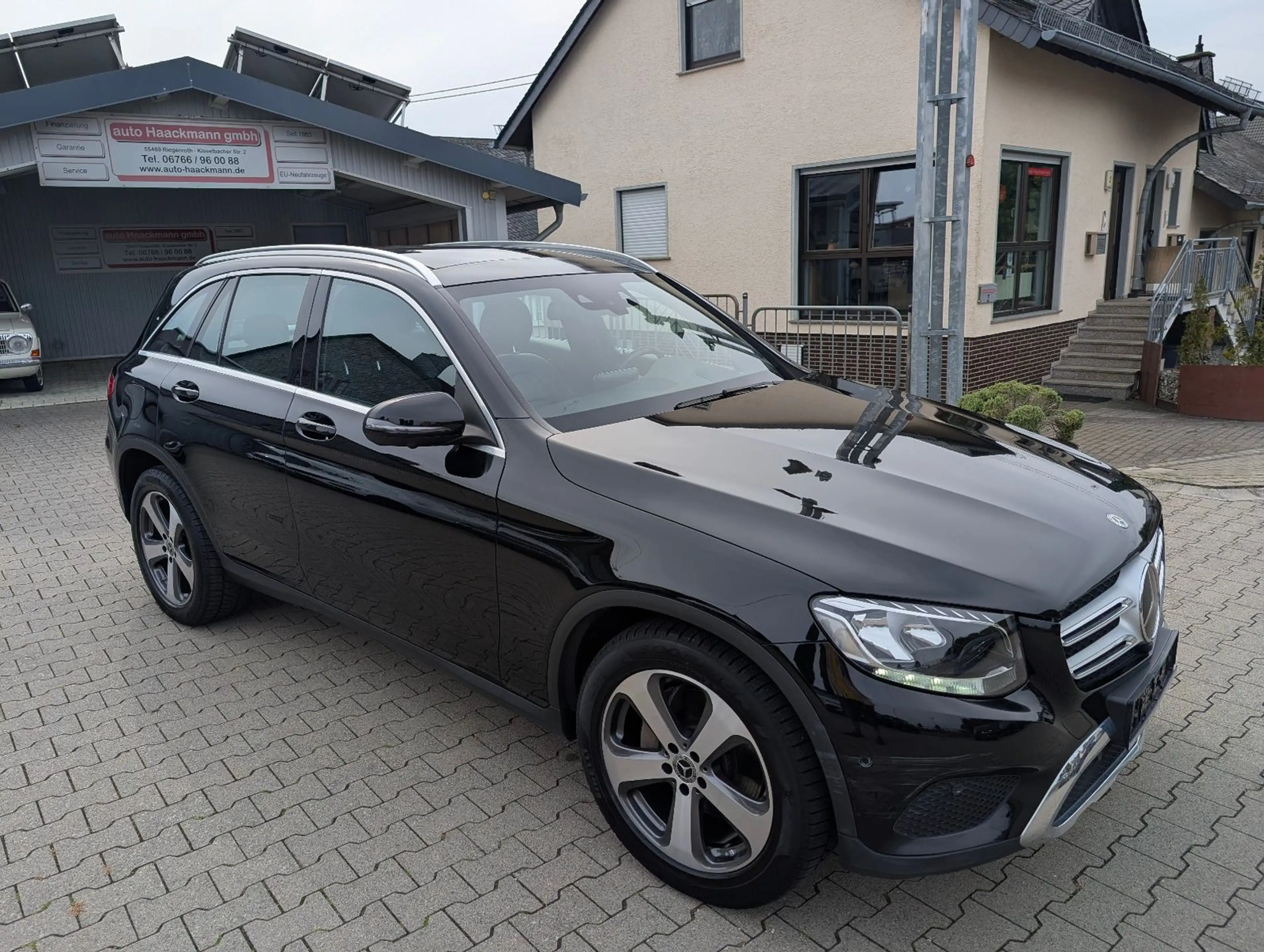 Mercedes-Benz GLC 250 4Matic Exclusive EXT,AMG-Line INT — photo 7