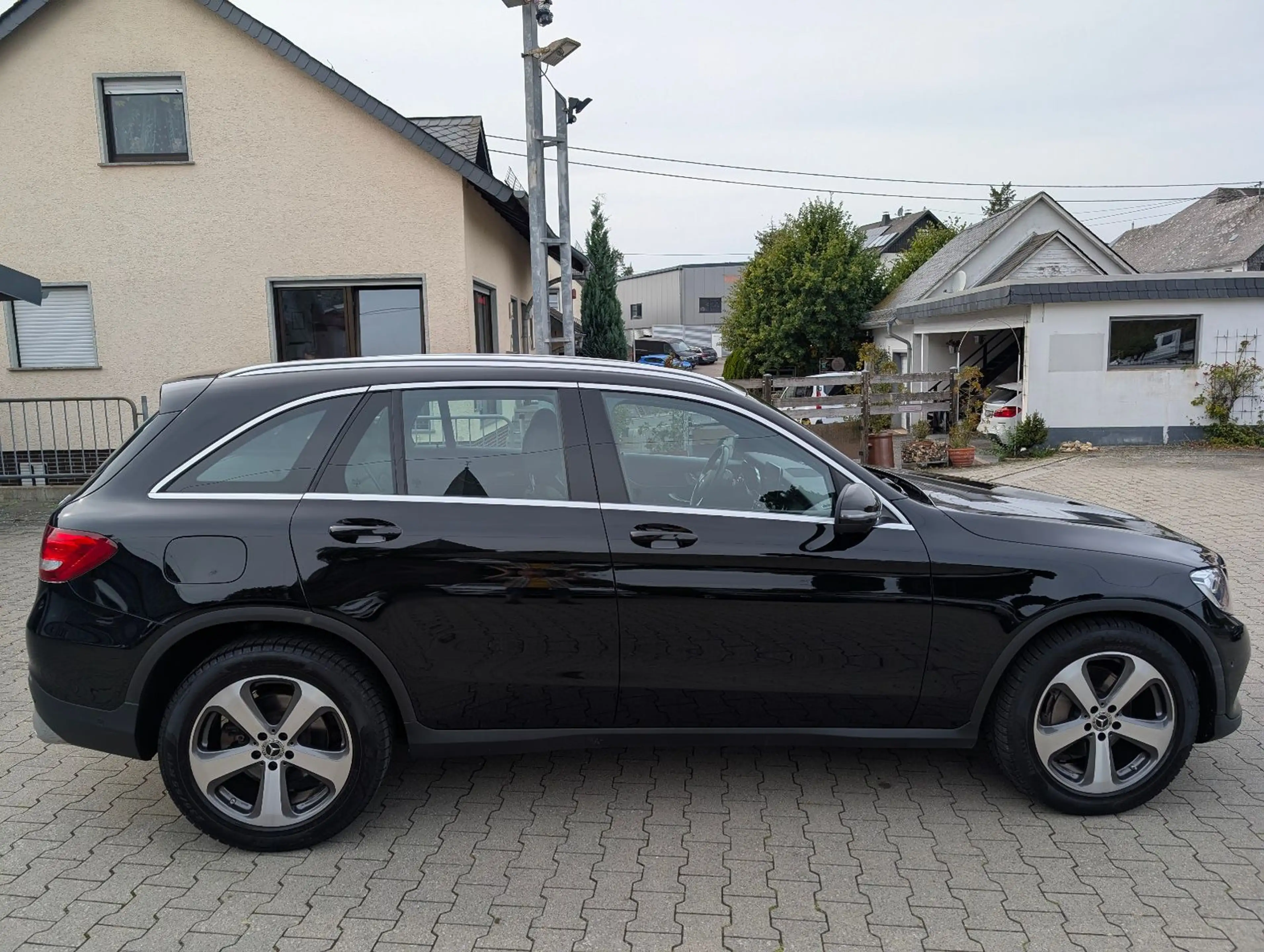 Mercedes-Benz GLC 250 4Matic Exclusive EXT,AMG-Line INT — photo 6