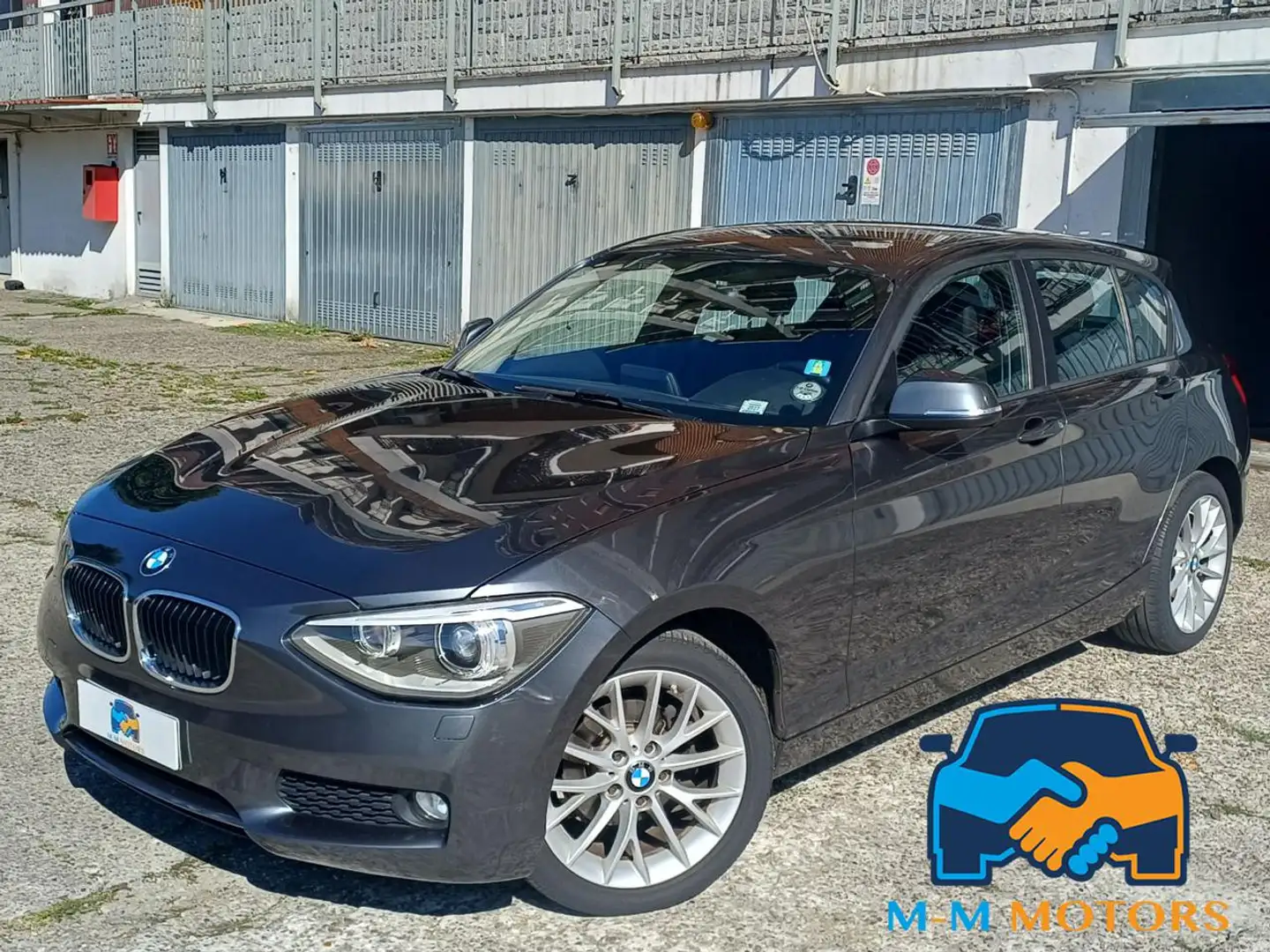 BMW 118 d 5p. Business Gris - 1