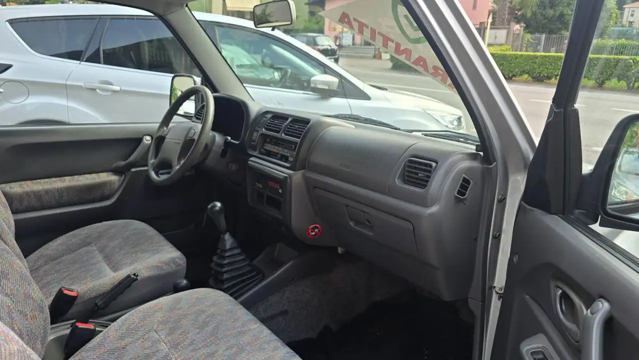 Suzuki Jimny 1.3i 16V cat 4WD JLX, foto 10