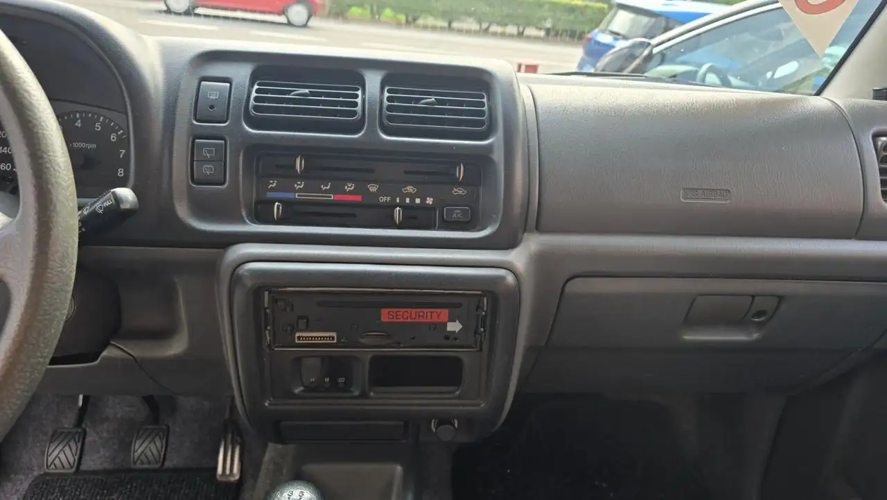 Suzuki Jimny 1.3i 16V cat 4WD JLX, foto 7