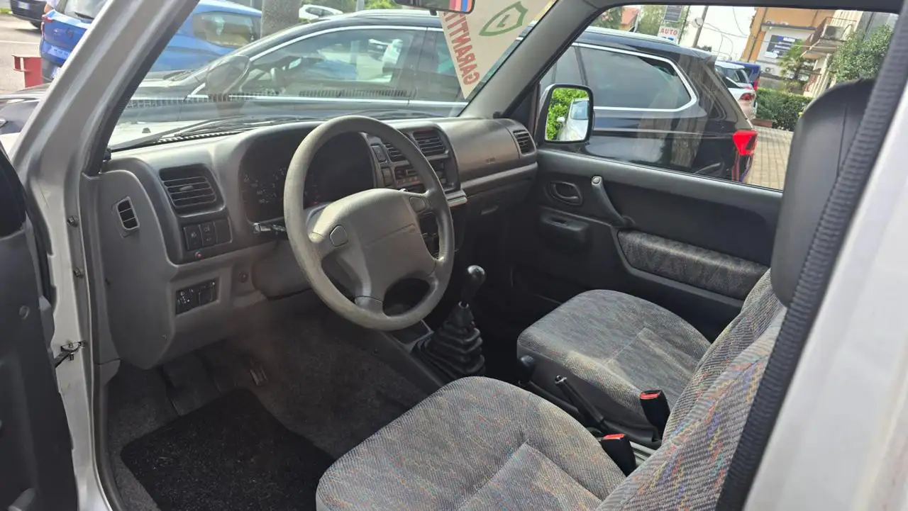Suzuki Jimny 1.3i 16V cat 4WD JLX, foto 5