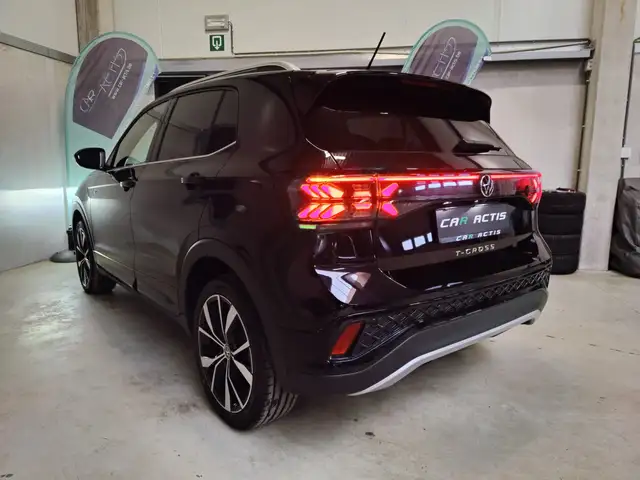 Volkswagen T-Cross view 5
