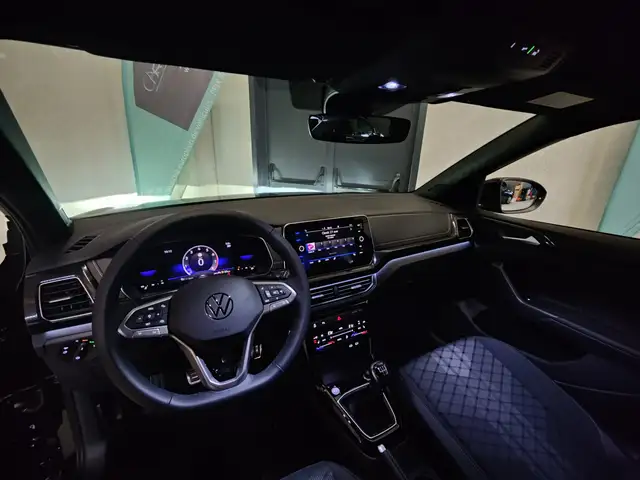 Volkswagen T-Cross view 10