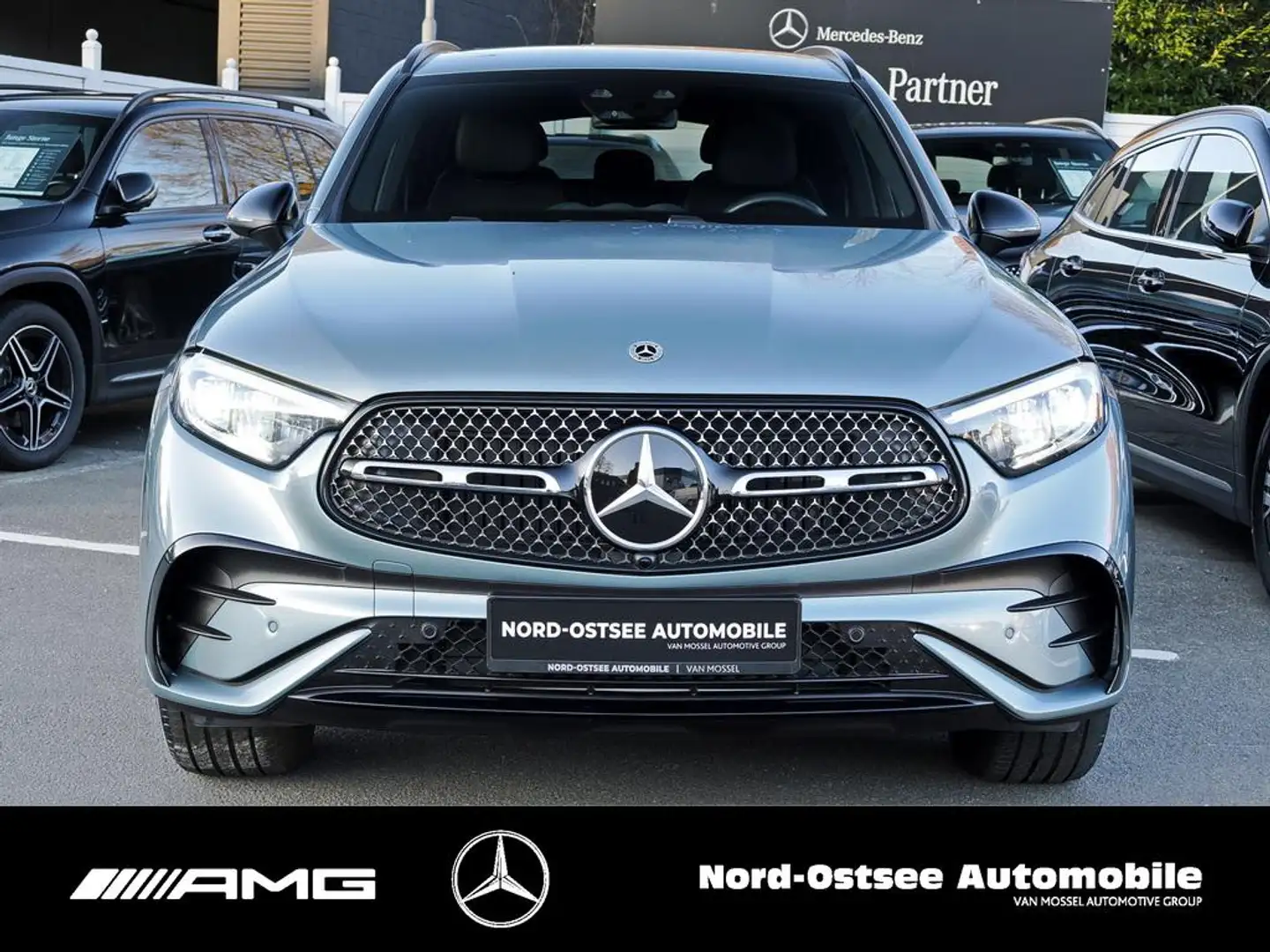 Mercedes-Benz GLC 300 d 4M AMG MBUX SHZ NIGHT KLIMA Silber - 2