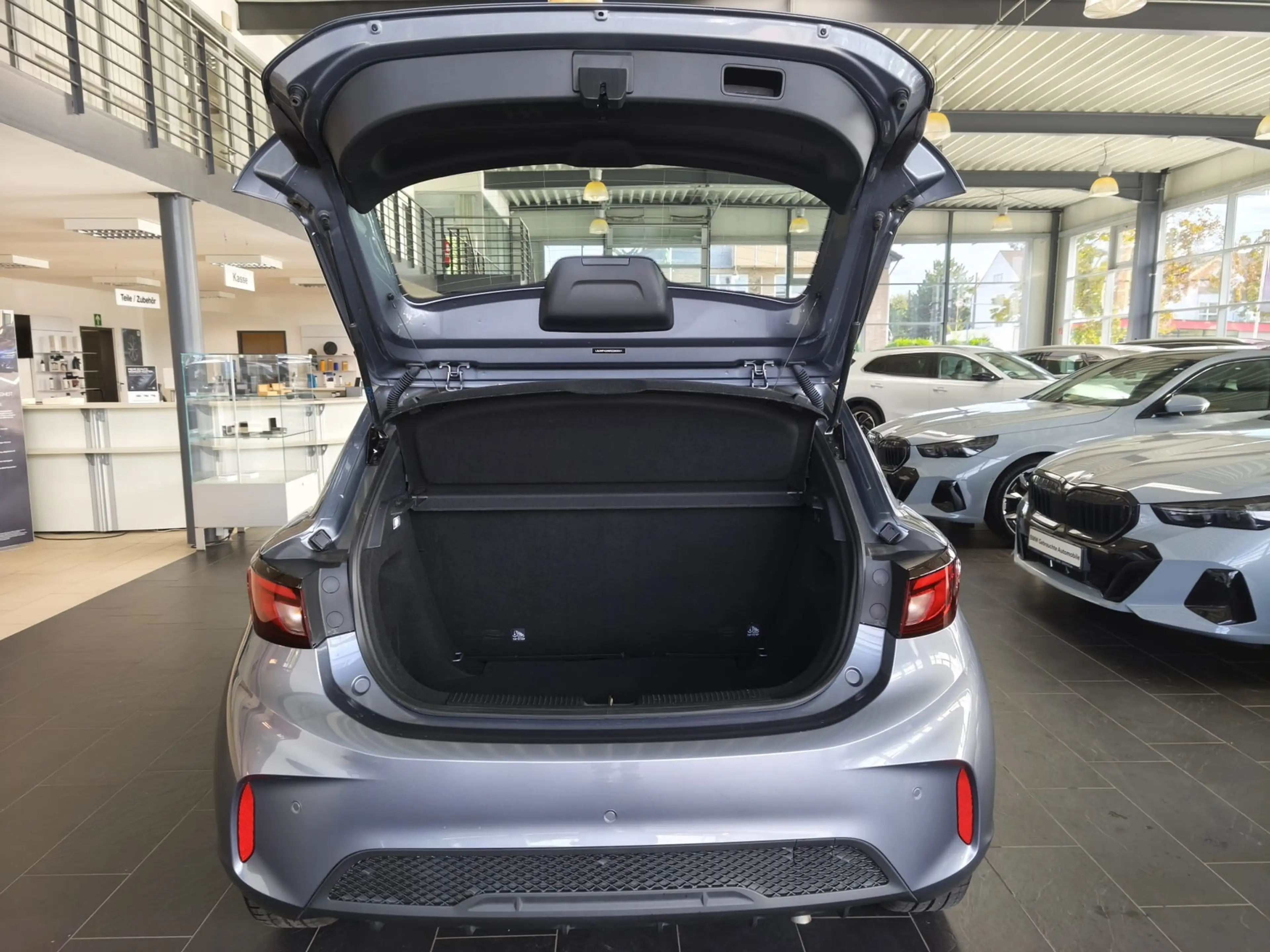 MG MG3 3 1.5 Hybrid+ 143 kW Comfort — photo 5