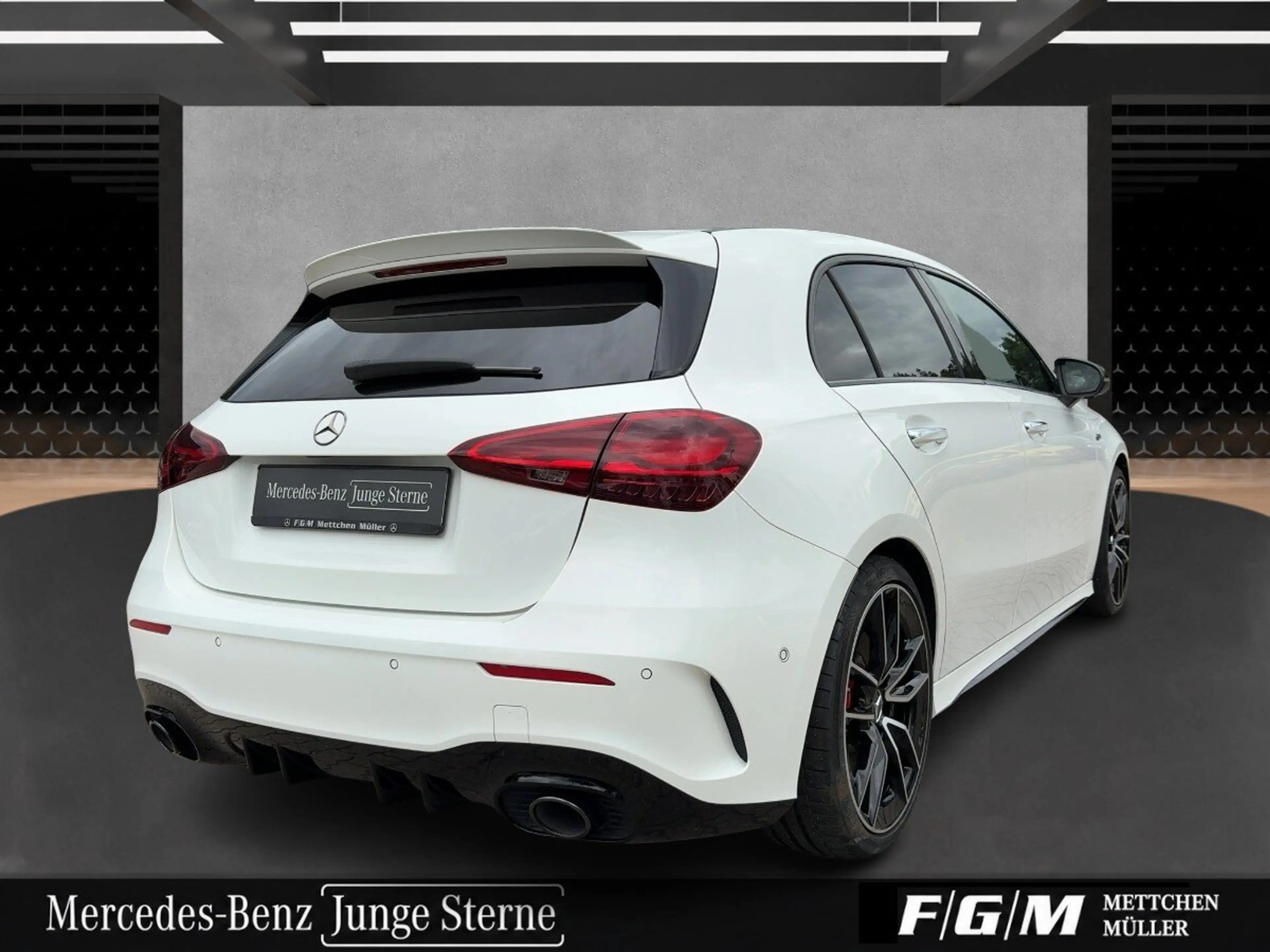 Mercedes-Benz A 35 AMG A 35 AMG PLUS +PANO+DISTR+STANDHZG+HUD+360+MEMOR — photo 3