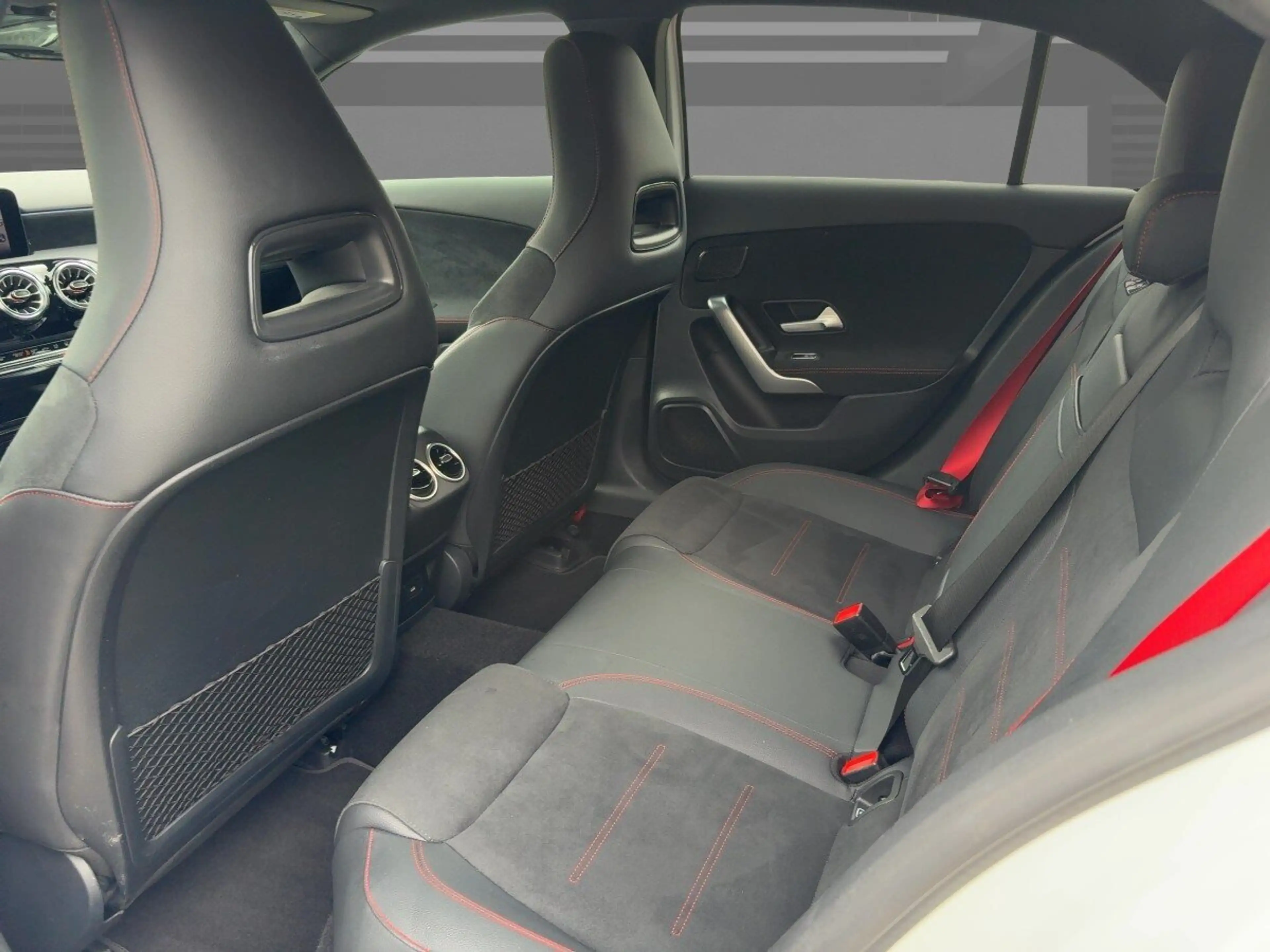 Mercedes-Benz A 35 AMG A 35 AMG PLUS +PANO+DISTR+STANDHZG+HUD+360+MEMOR — photo 13