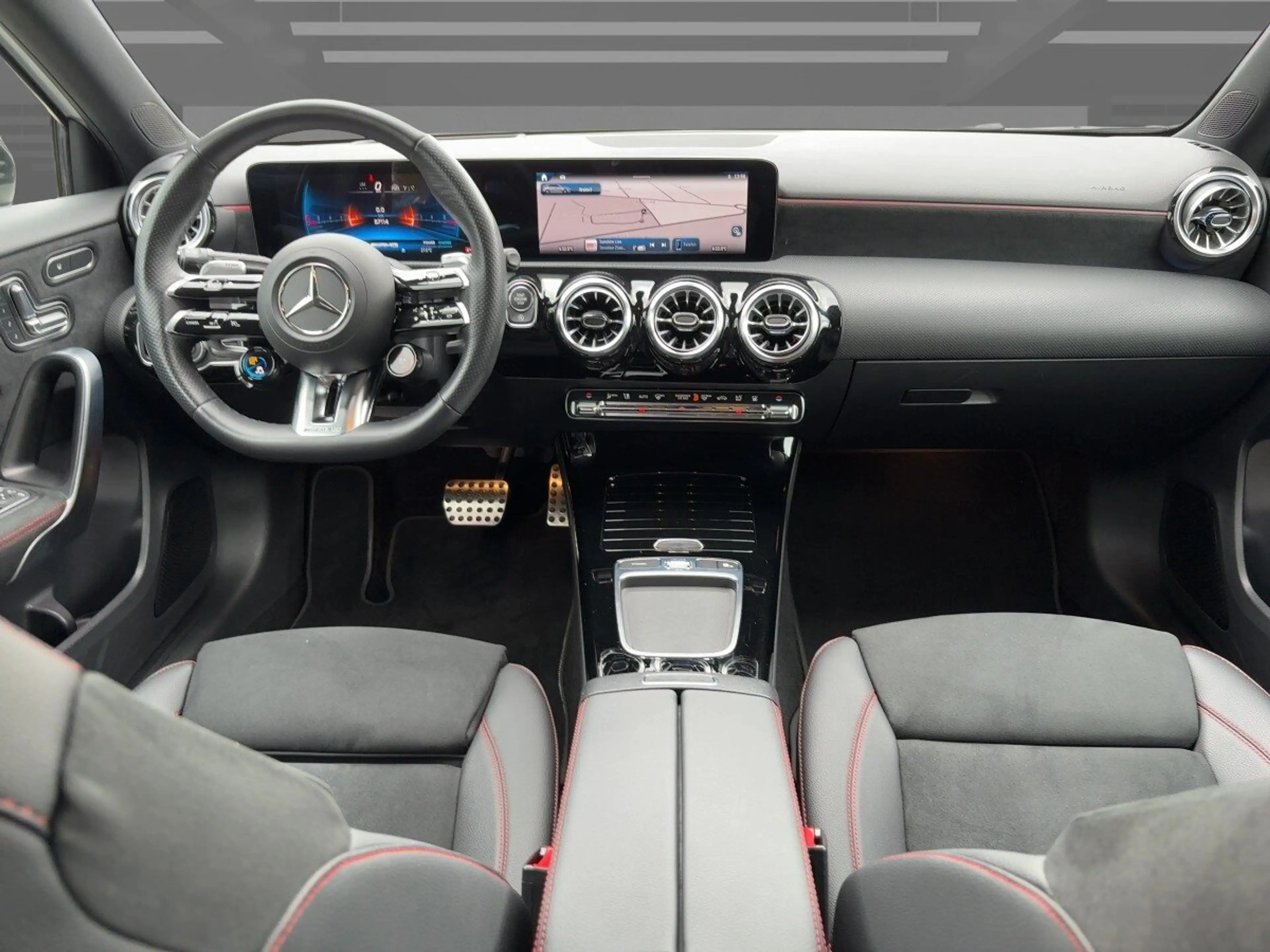 Mercedes-Benz A 35 AMG A 35 AMG PLUS +PANO+DISTR+STANDHZG+HUD+360+MEMOR — photo 14