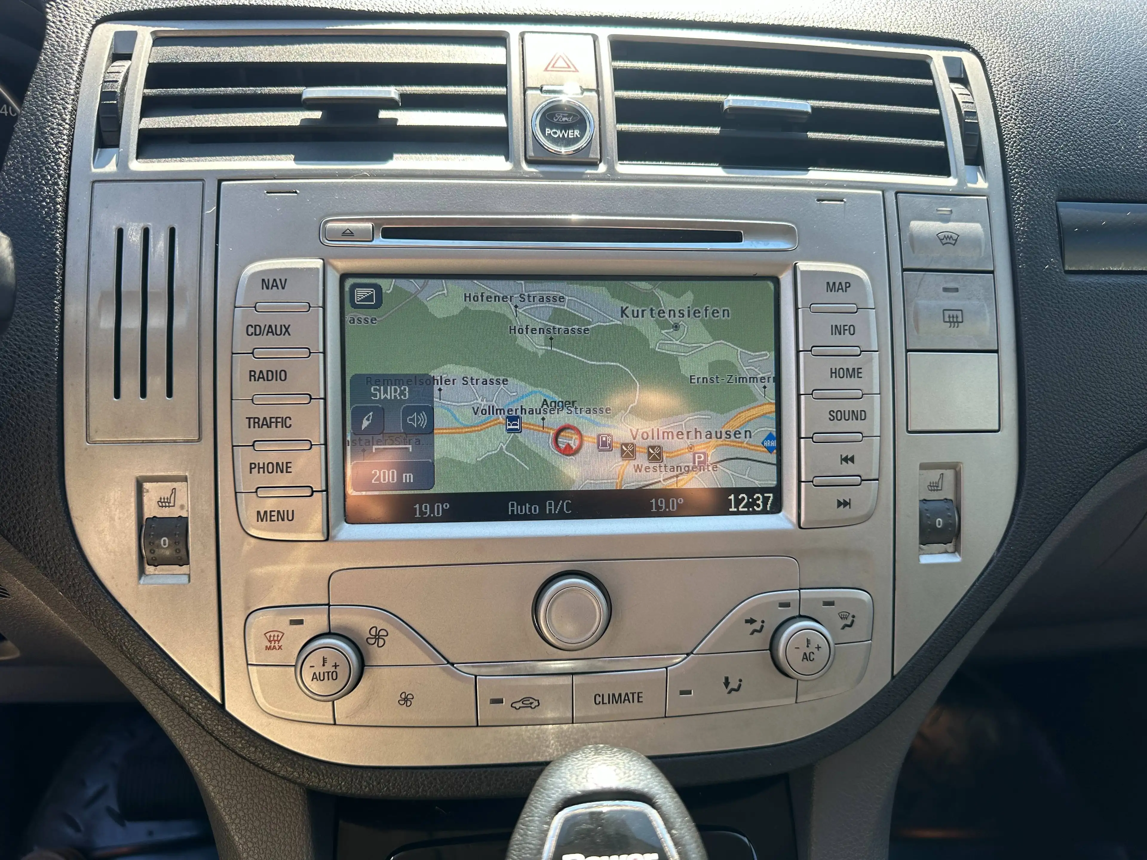 Ford Kuga 2.0 TDCI Titanium Aut+4X4 Allrad+NAVI+T.LEDER+KLIMATRONIK+AHK+PDC+SHZ — photo 9