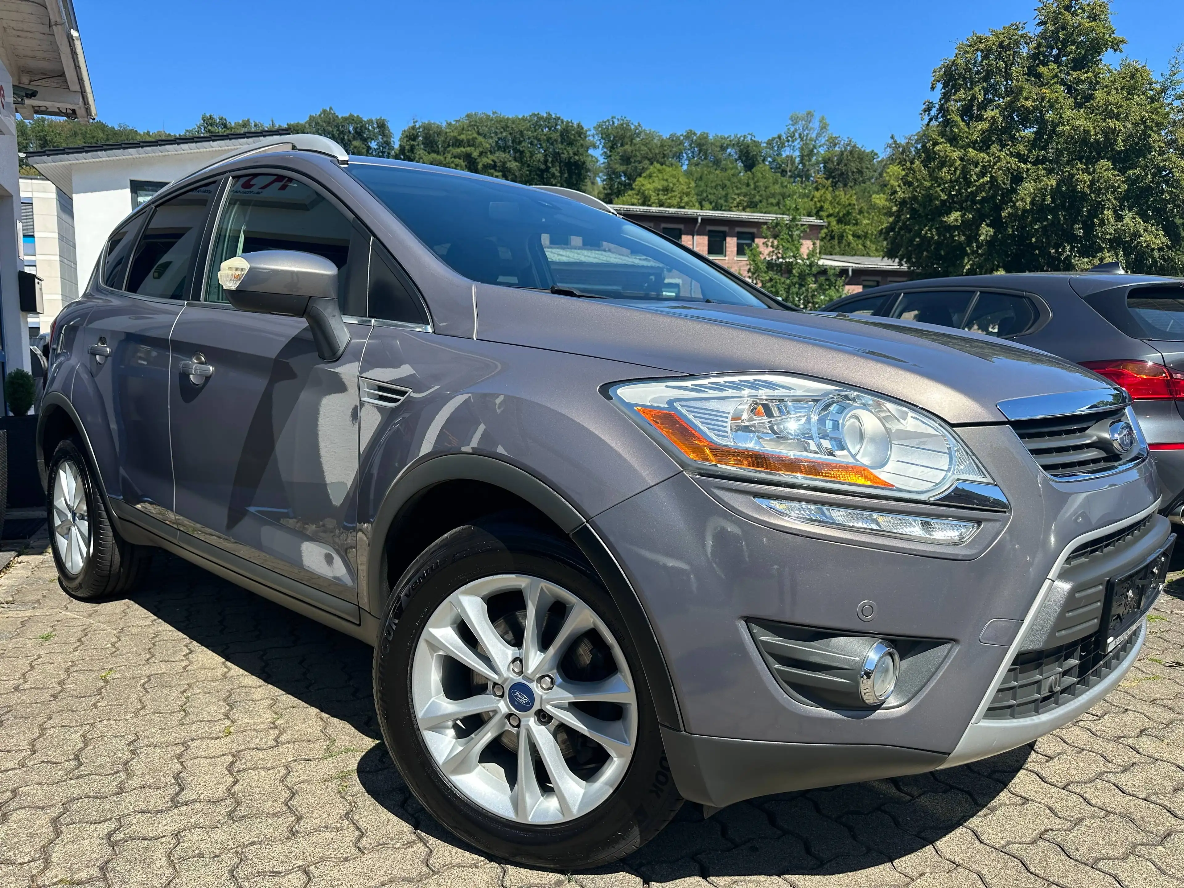 Ford Kuga 2.0 TDCI Titanium Aut+4X4 Allrad+NAVI+T.LEDER+KLIMATRONIK+AHK+PDC+SHZ — photo 3