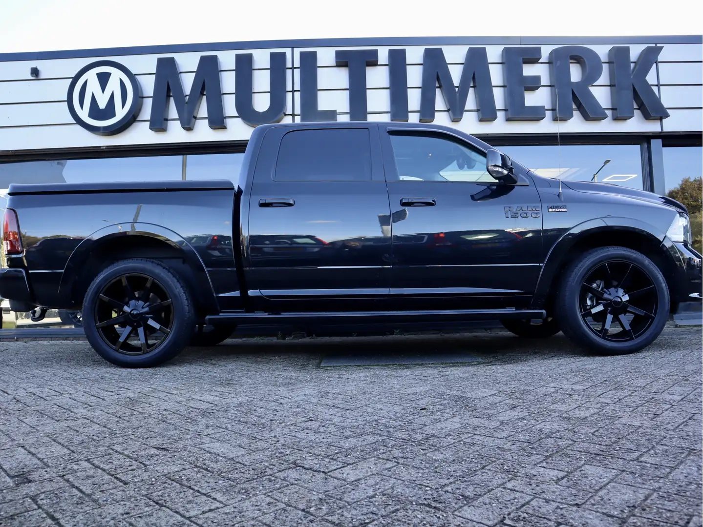 Dodge RAM 1500 5.7 V8 4x4 SPORT BLACK EDITION LPG G3 - 2
