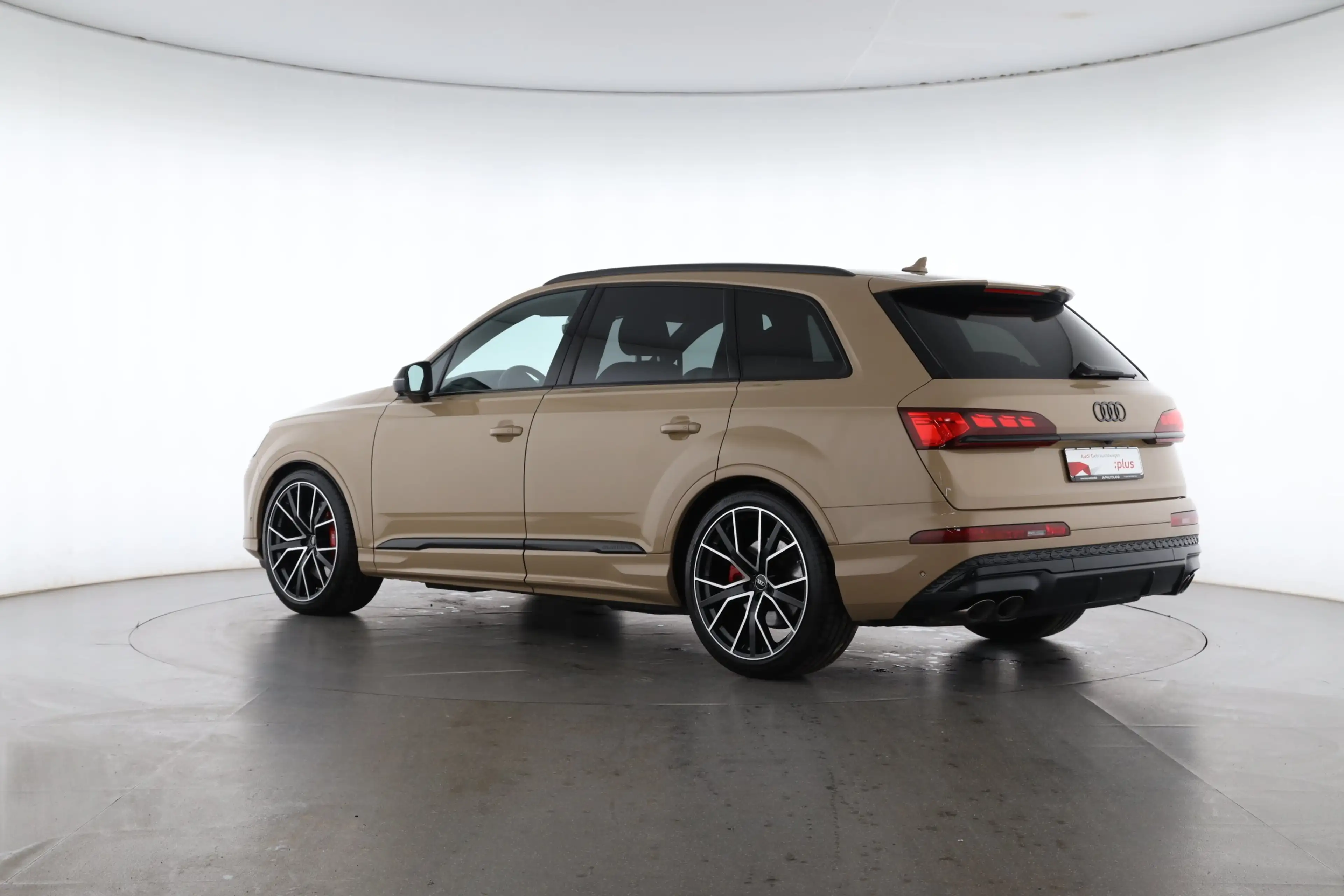 Audi SQ7 TFSI quattro tiptr. 7-Sitzer | AHK | PANO — photo 4
