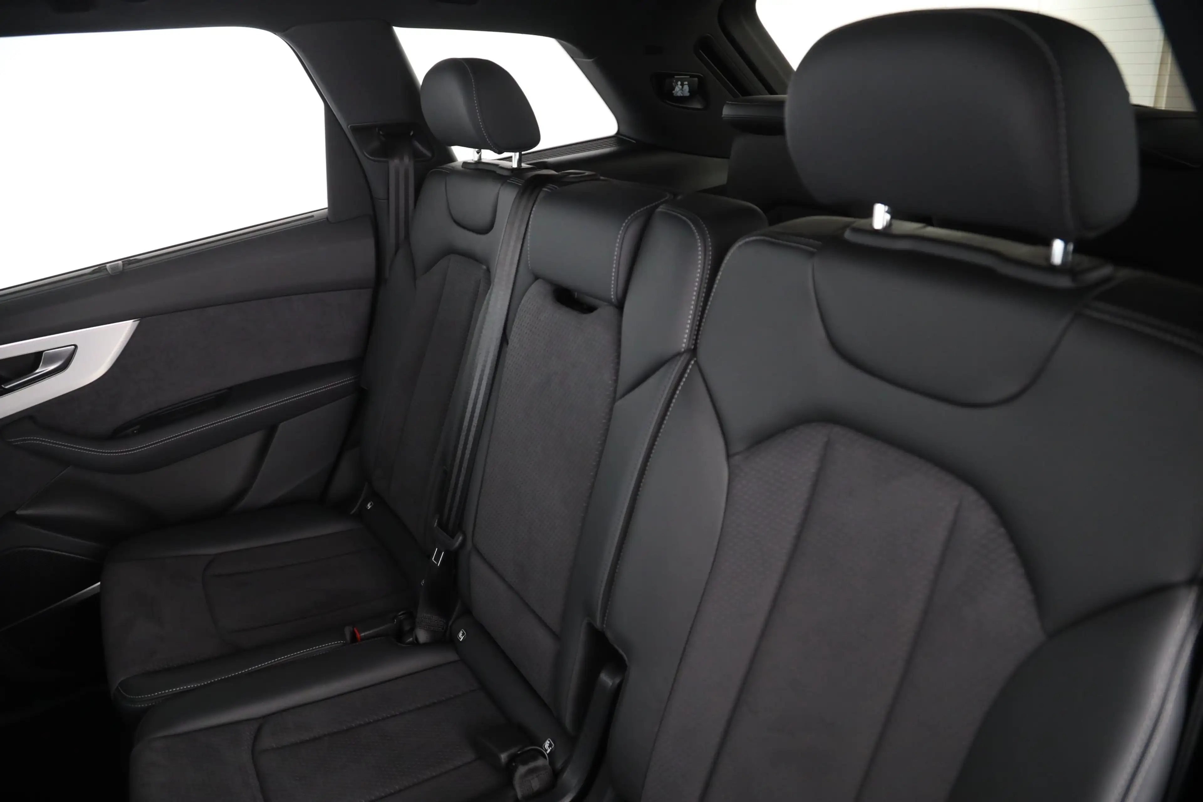 Audi SQ7 TFSI quattro tiptr. 7-Sitzer | AHK | PANO — photo 13