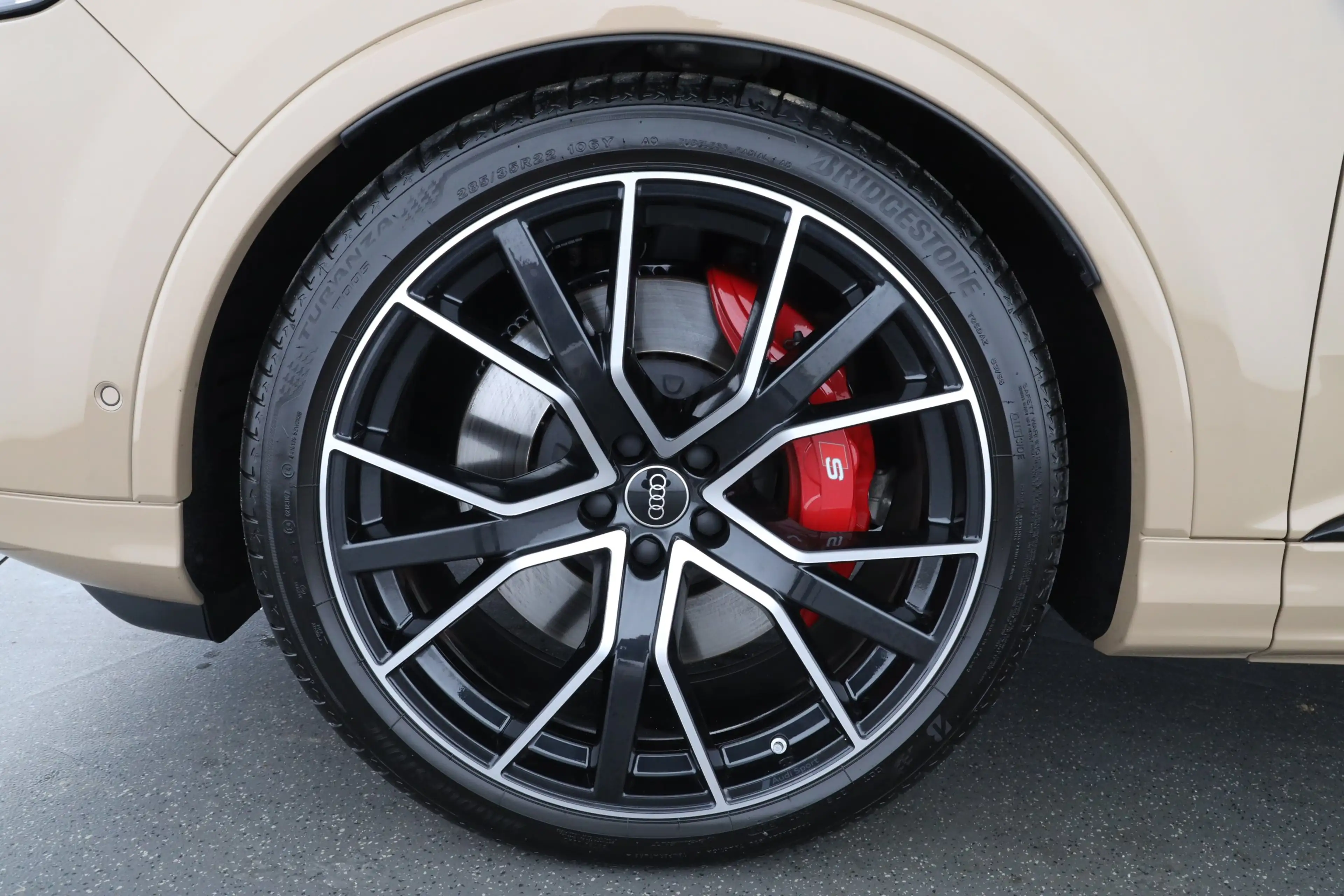 Audi SQ7 TFSI quattro tiptr. 7-Sitzer | AHK | PANO — photo 8