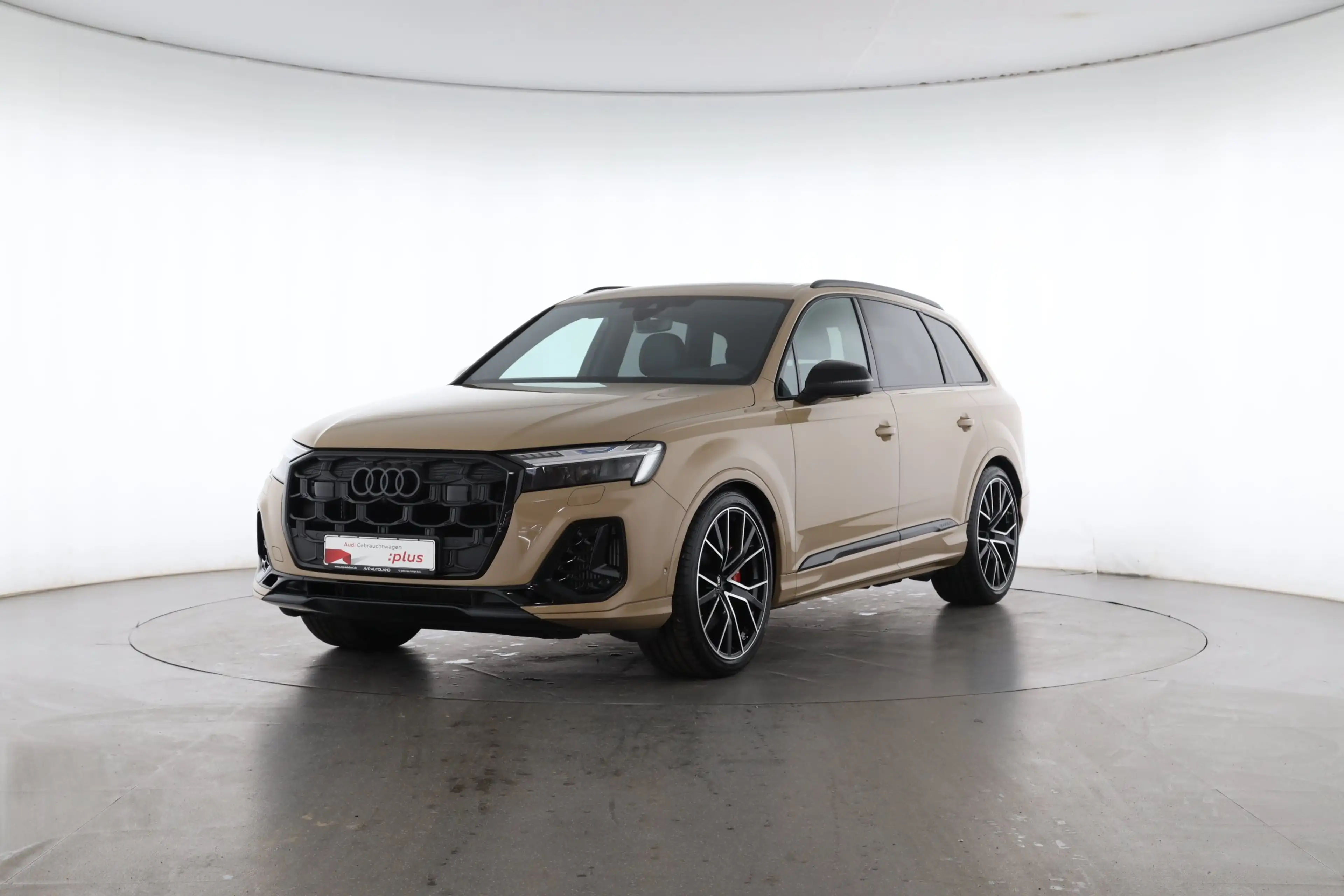 Audi SQ7 TFSI quattro tiptr. 7-Sitzer | AHK | PANO — photo 2