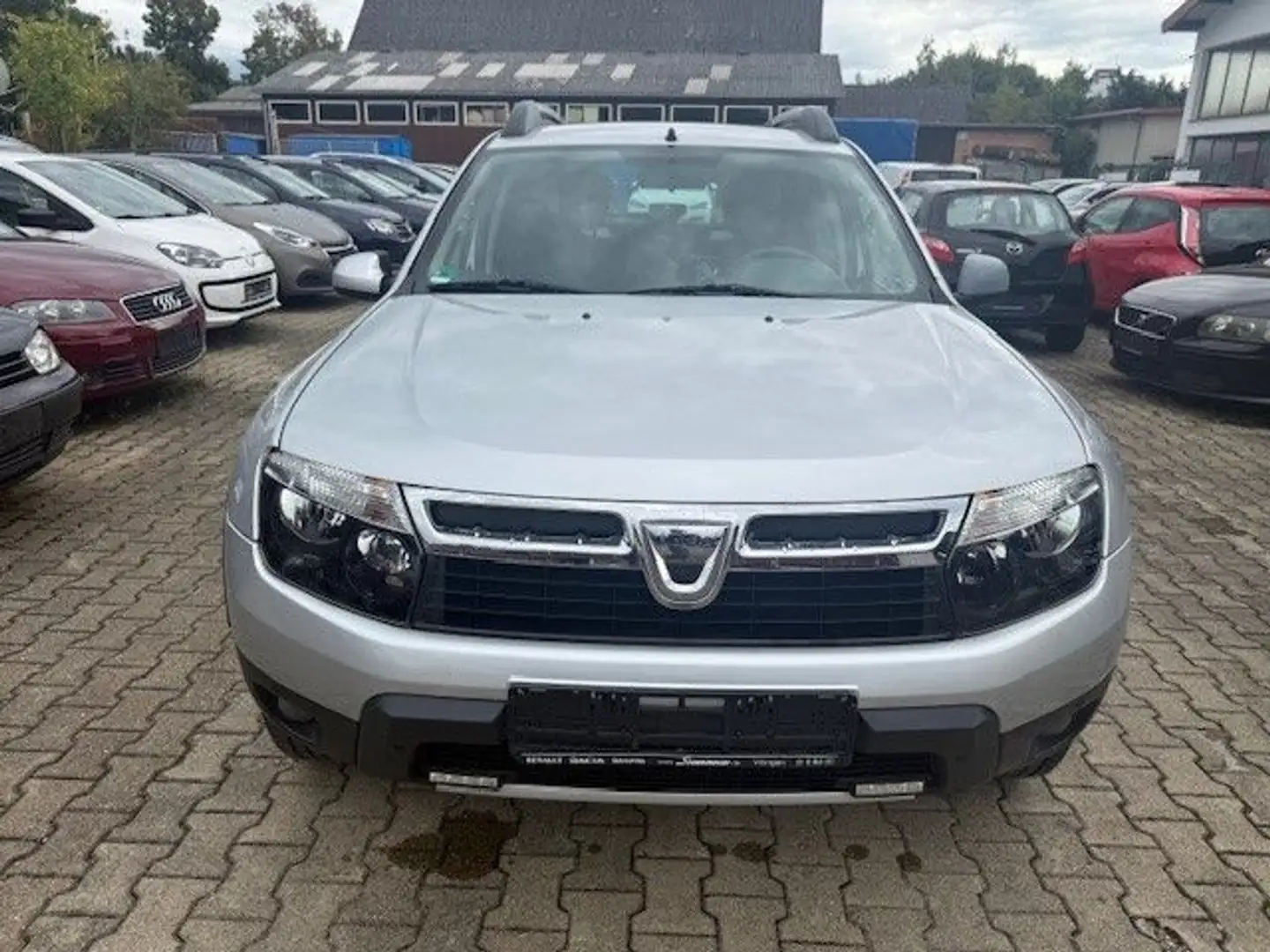 Dacia Duster I GPS 4x4 8Fach TÜV 07.2026 1Hand !! Silber - 2