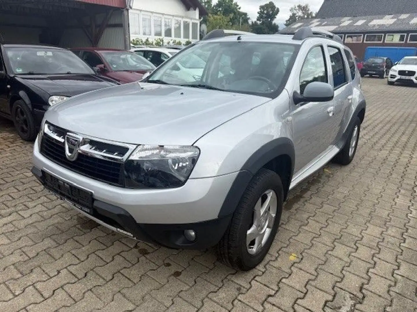 Dacia Duster I GPS 4x4 8Fach TÜV 07.2026 1Hand !! Silber - 1