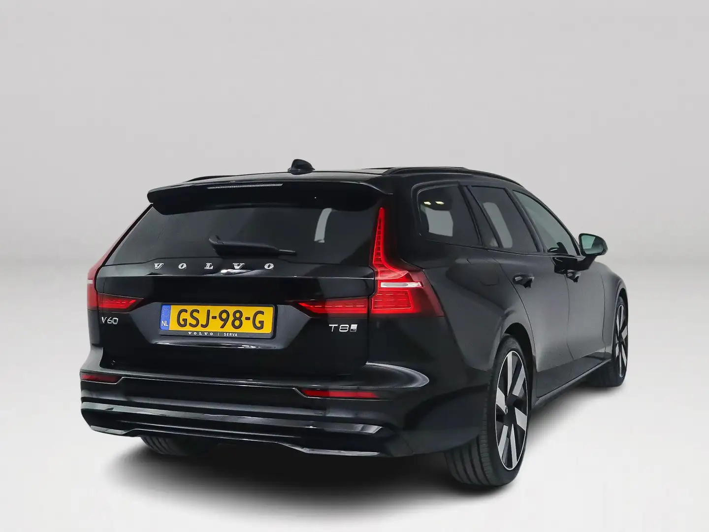 Volvo V60 T8 Plug-in hybrid AWD Ultra Dark | Panoramadak | P Schwarz - 2