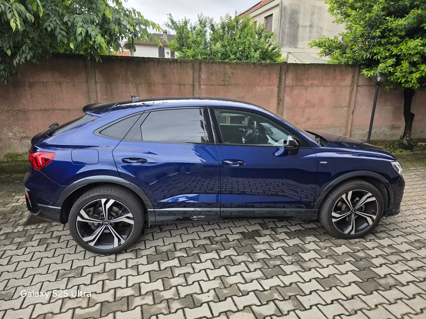 Audi Q3 35 2.0 tdi S line edition s-tronic identity black - 1