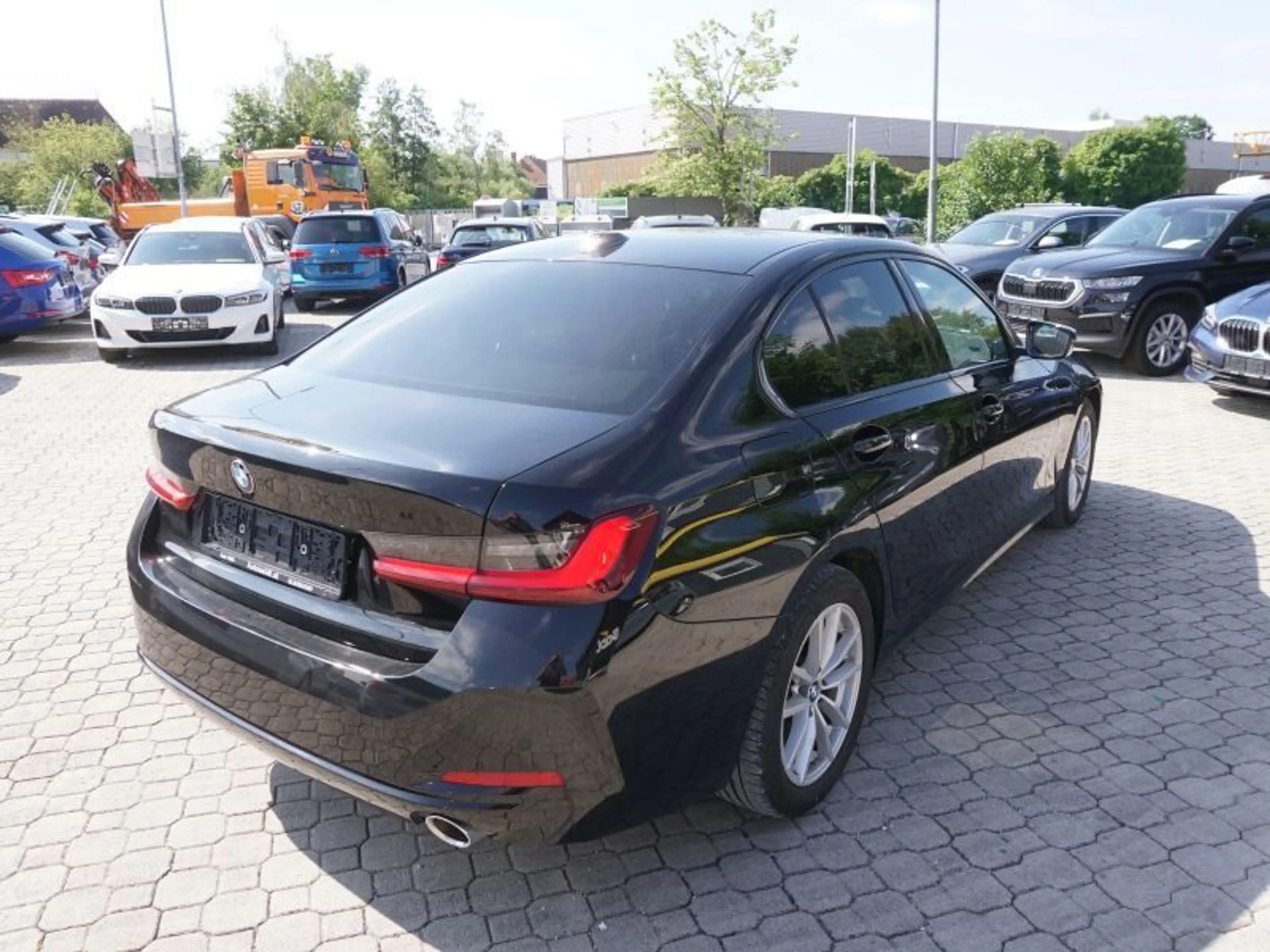 BMW 316 d Limousine Aut. *WIDESCREEN+AHV* — photo 4