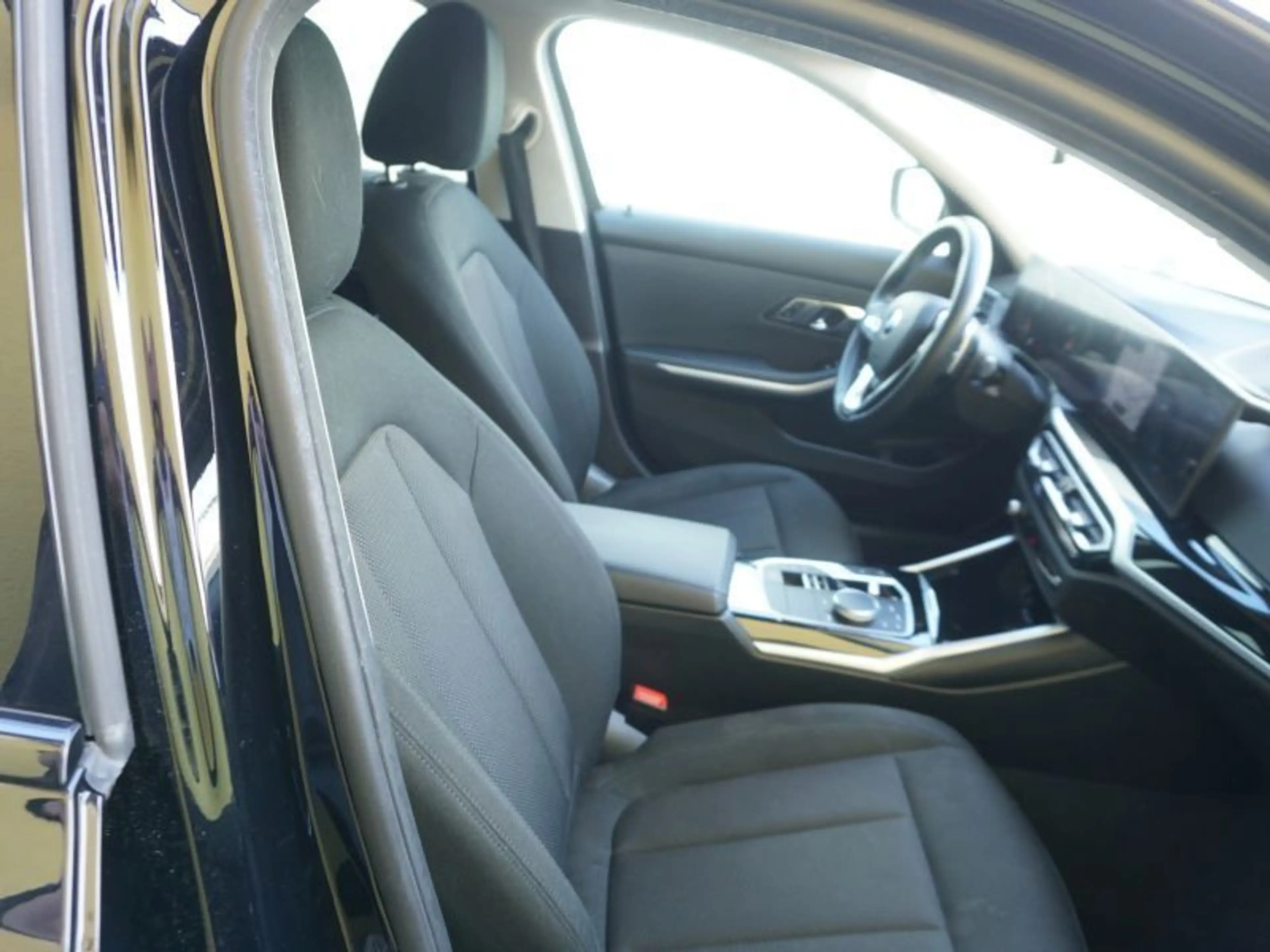 BMW 316 d Limousine Aut. *WIDESCREEN+AHV* — photo 9