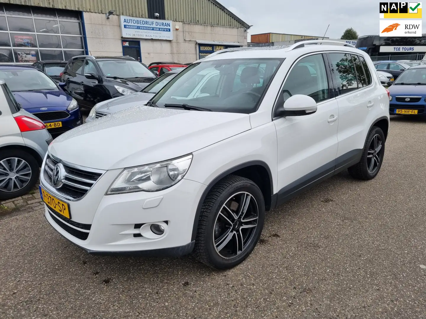 Volkswagen Tiguan 2.0 TSI Comfort&Design 4Motion Automaat! Bj:2009 Wit - 1