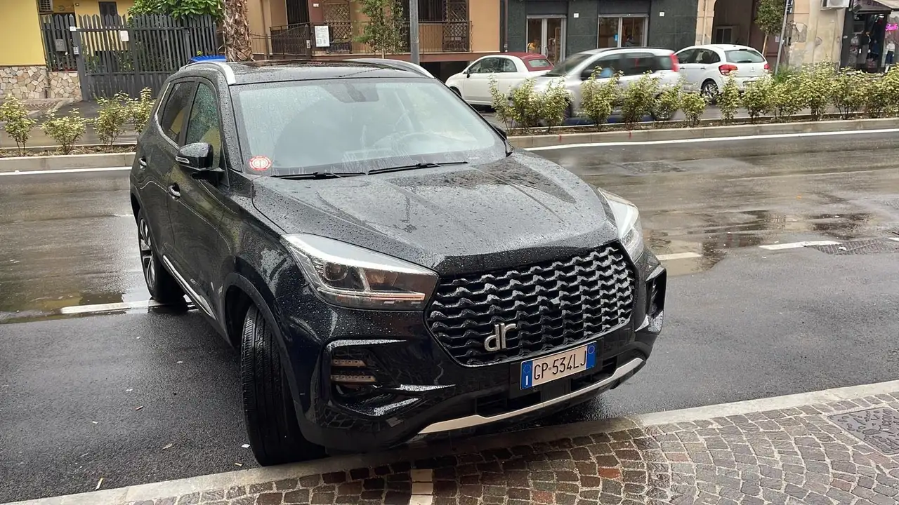 DR Automobiles DR5.0