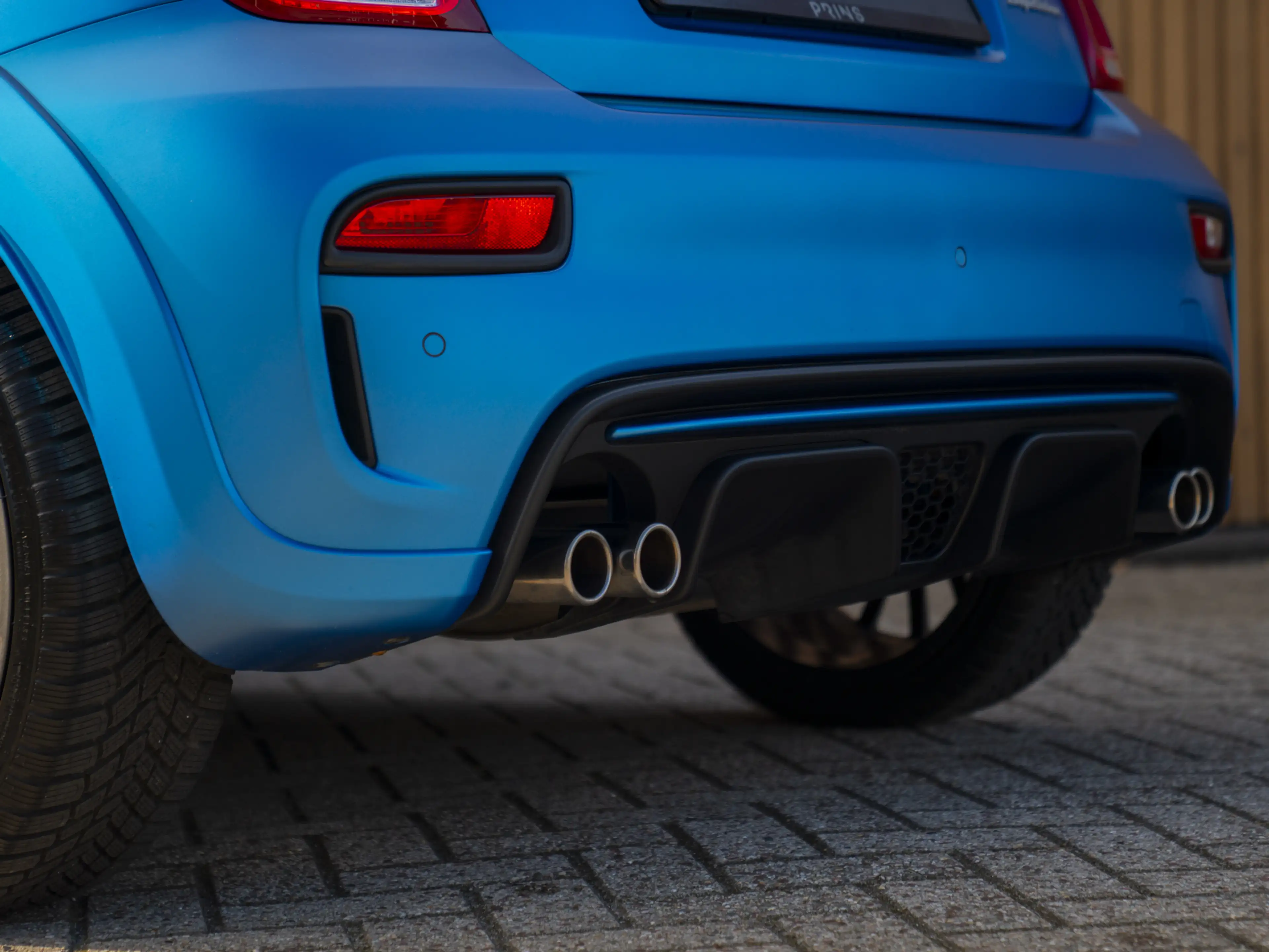 Abarth 595C Competizione | Blu Rally matte — photo 26