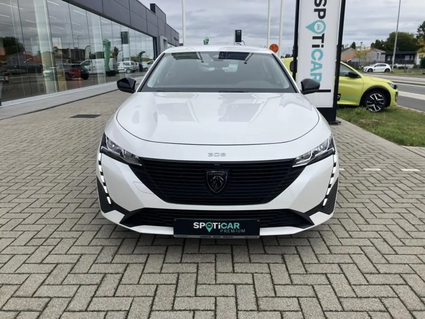 Peugeot 308 1.2 PureTech STYLE EAT8 5d 96 Wit - 2