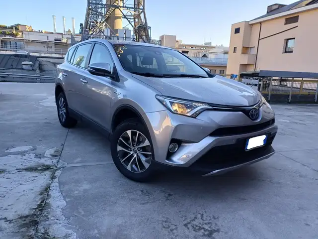 Toyota RAV 4 2.5 Hybrid 2WD