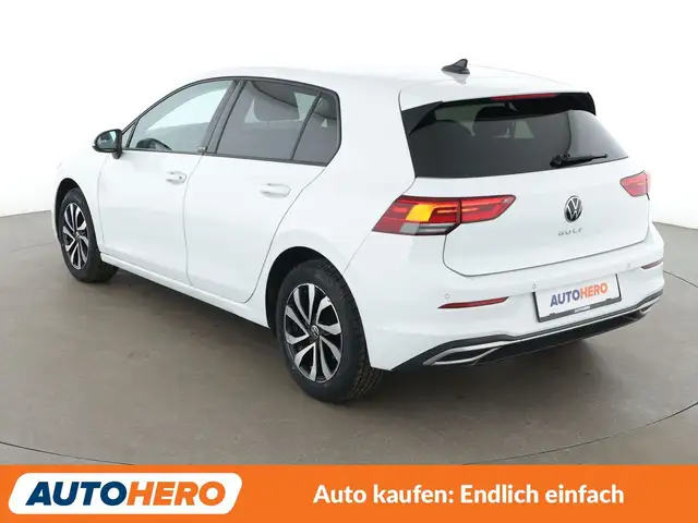 Volkswagen Golf view 4