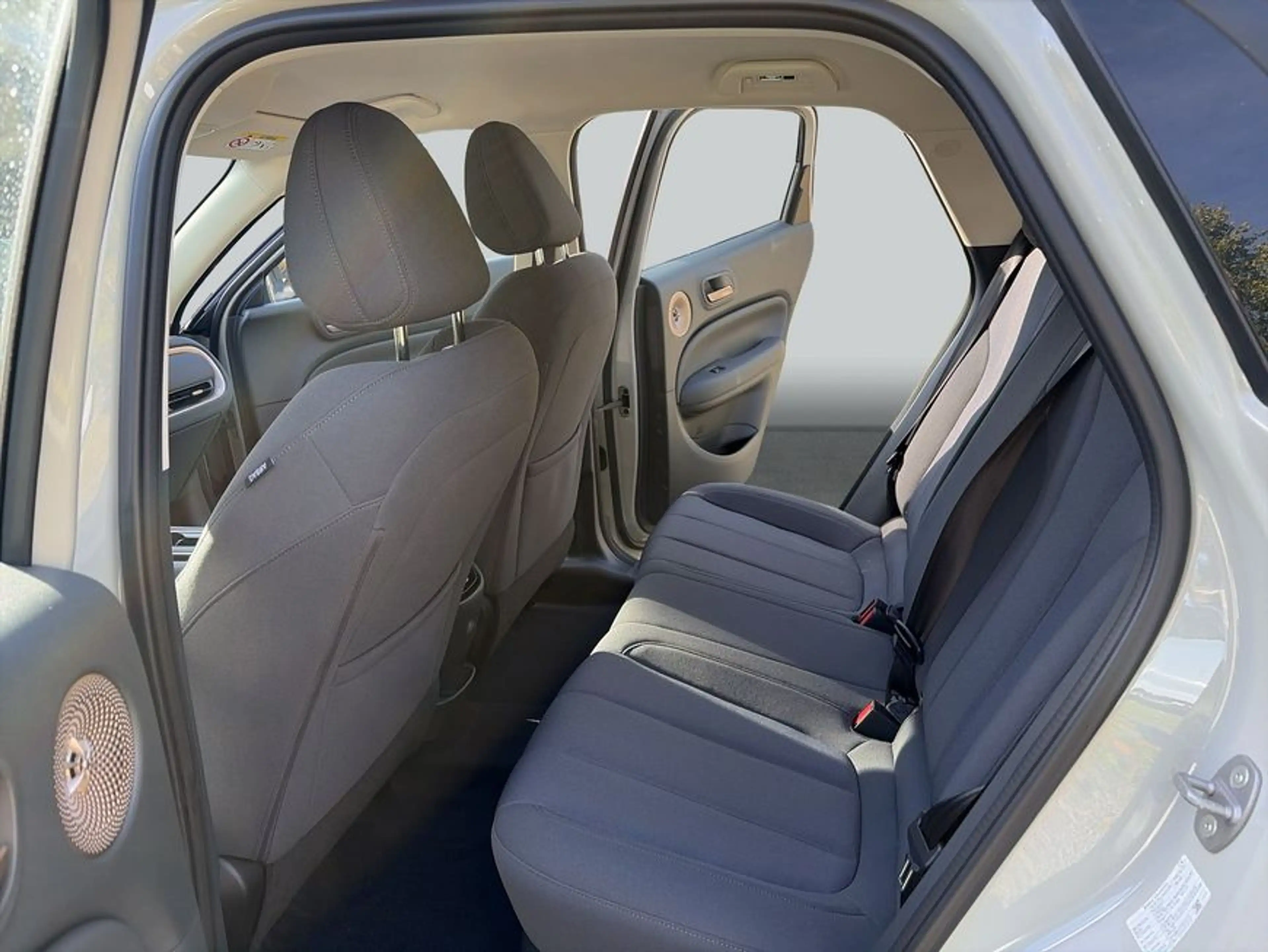 GWM Others Ora 05 Voll Hybrid 223PS Premium — photo 11