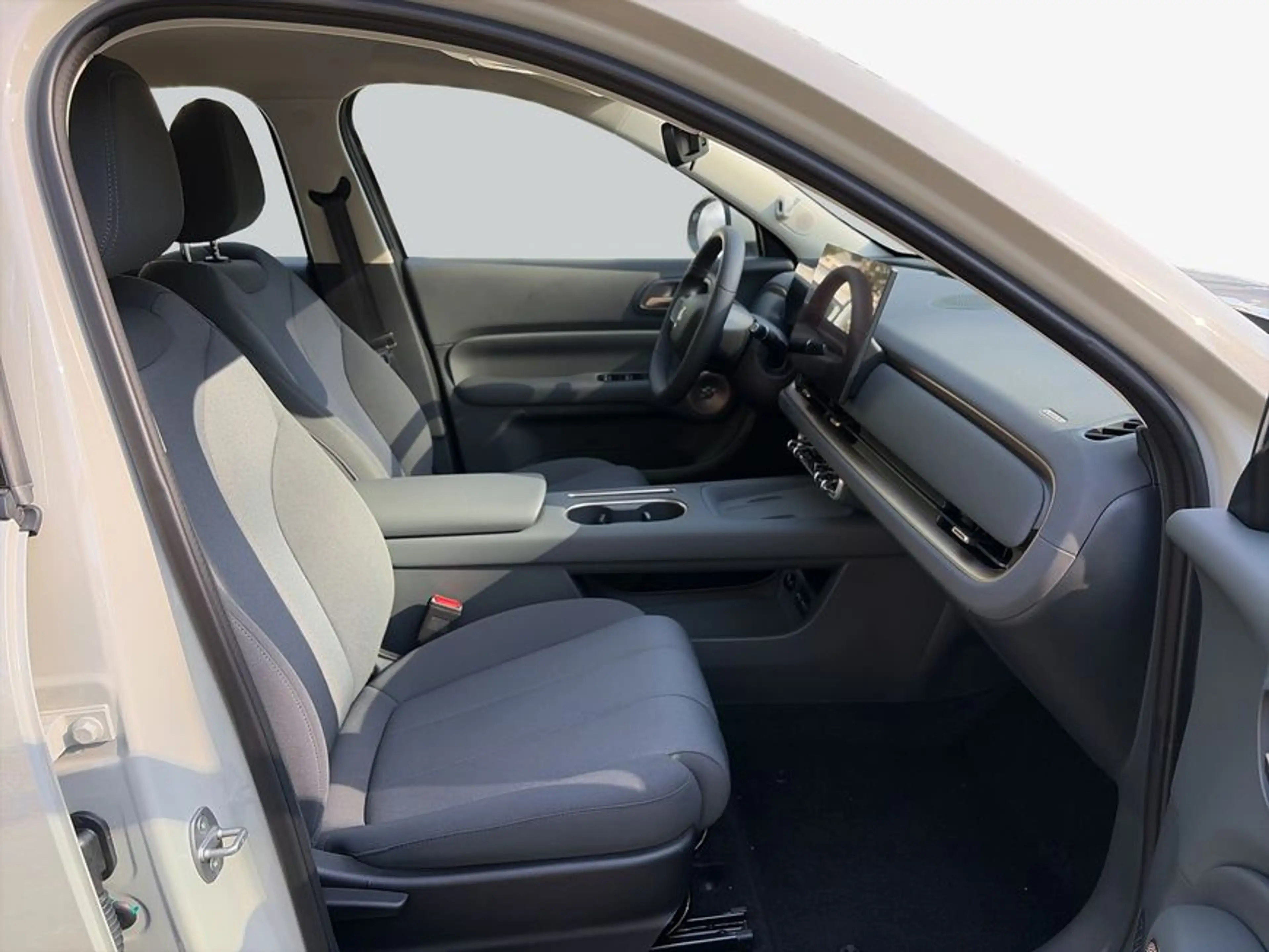 GWM Others Ora 05 Voll Hybrid 223PS Premium — photo 12
