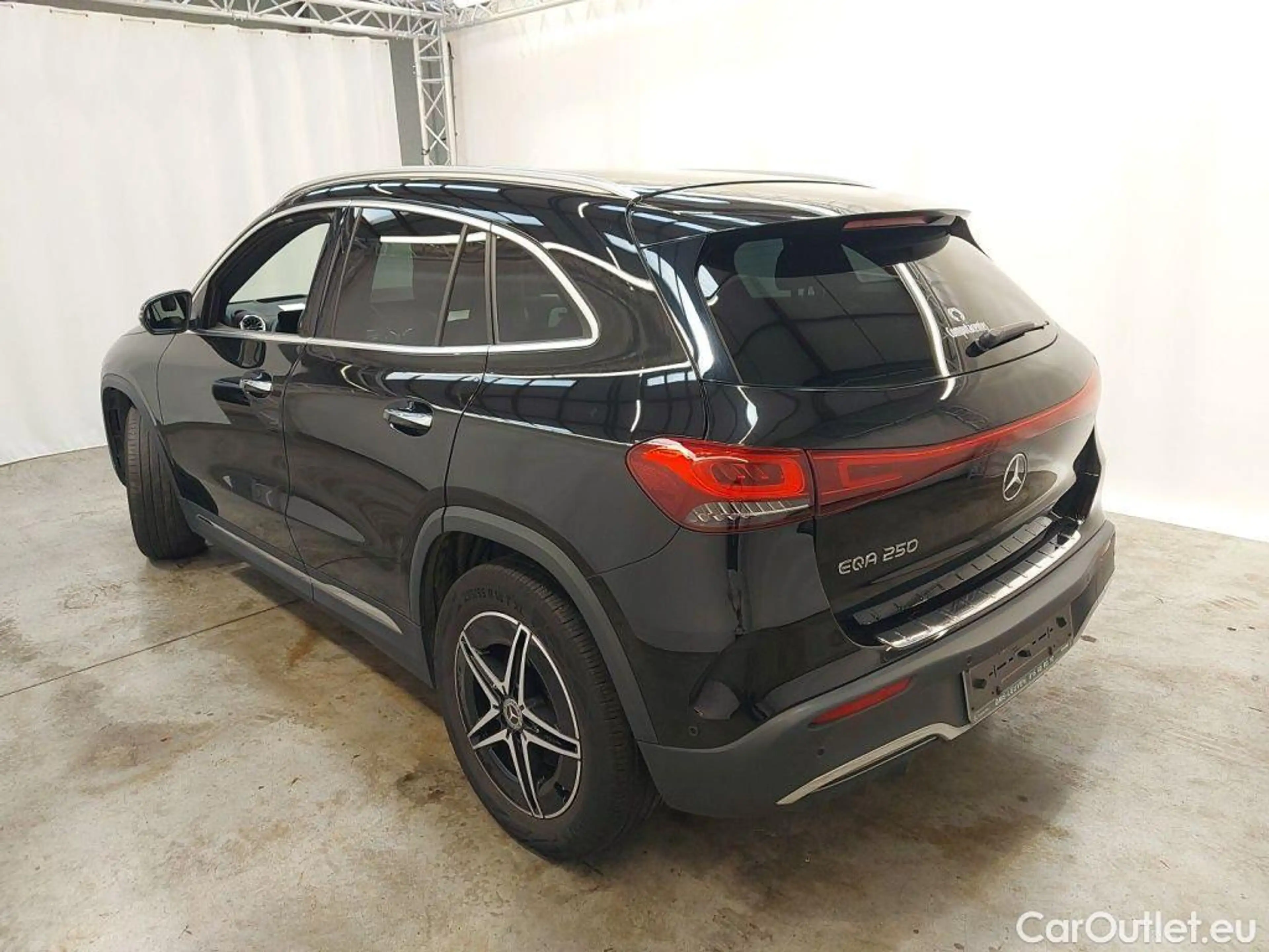 Mercedes-Benz EQA 250 AMG Line 5d — photo 7