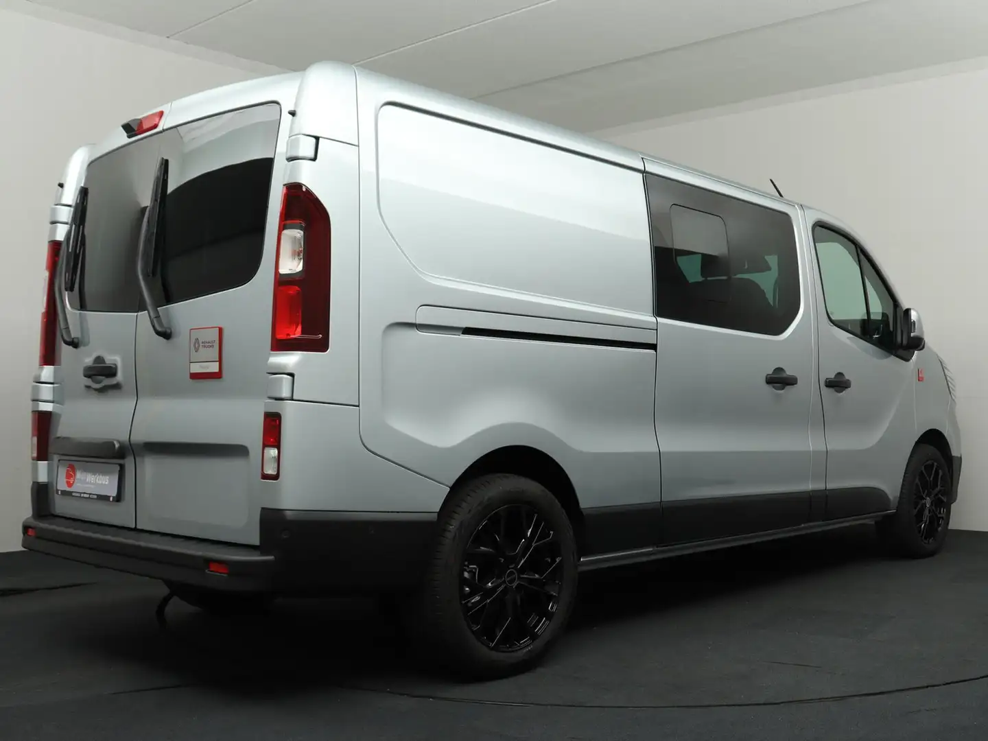 Renault Trafic 2.0 Blue dCi EDC 170 pk T29 L2H1 Extra DC Automaat Argent - 2
