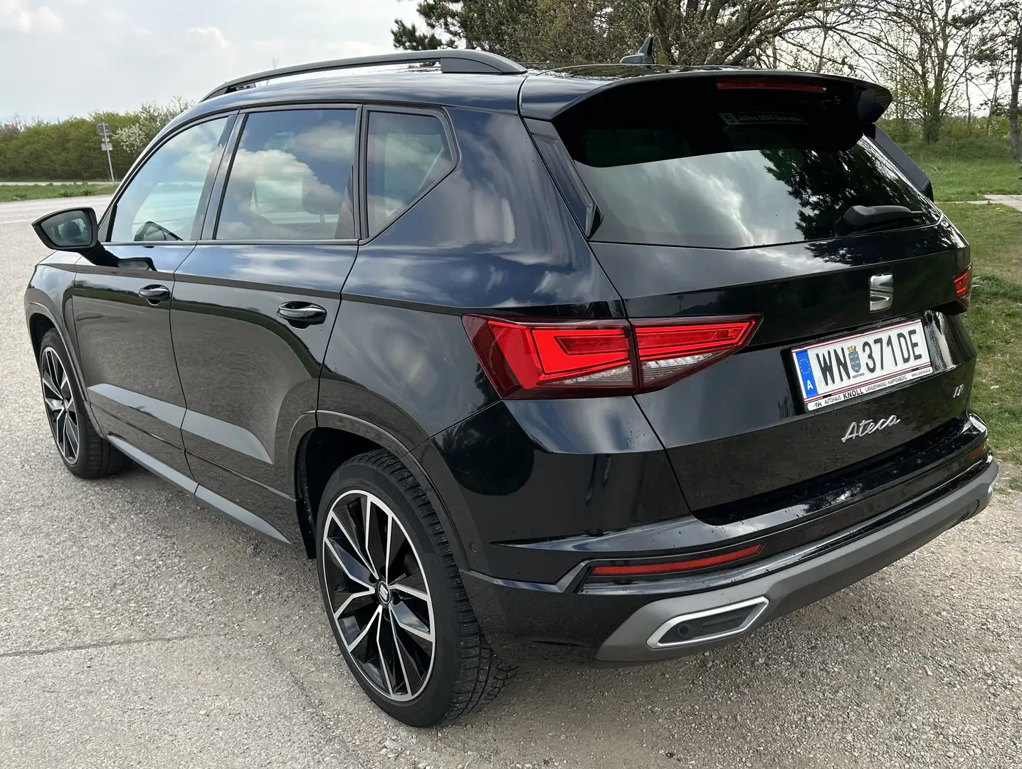 SEAT Ateca 1,5 TSI FR, Vollausstattung Schwarz - 2