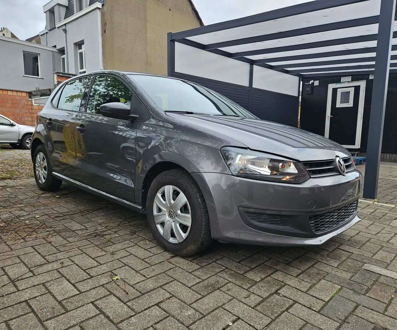 Volkswagen Polo Polo 1.2i Trendline Gris - 2