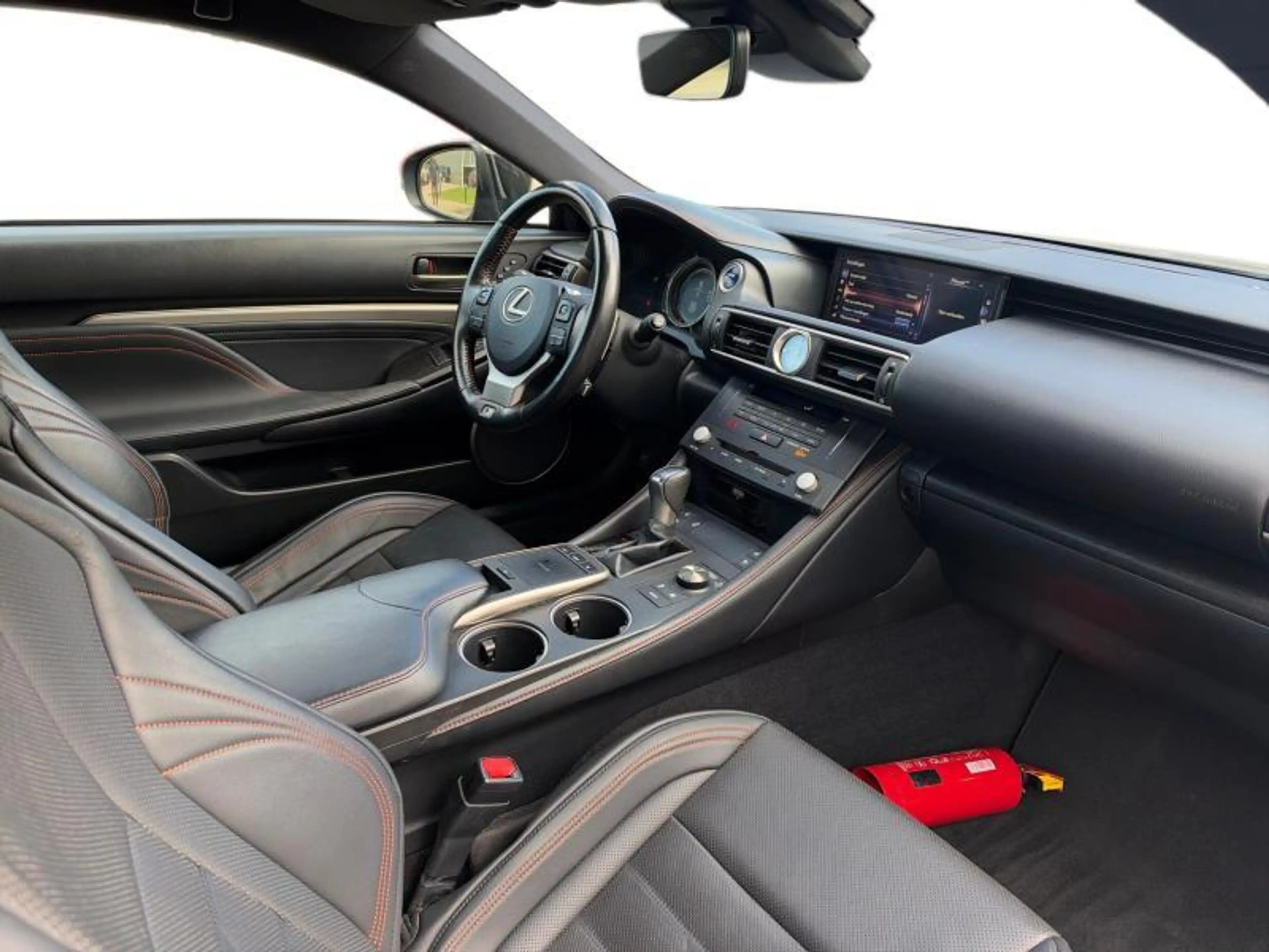 Lexus RC 300h F-Sport Line — photo 6