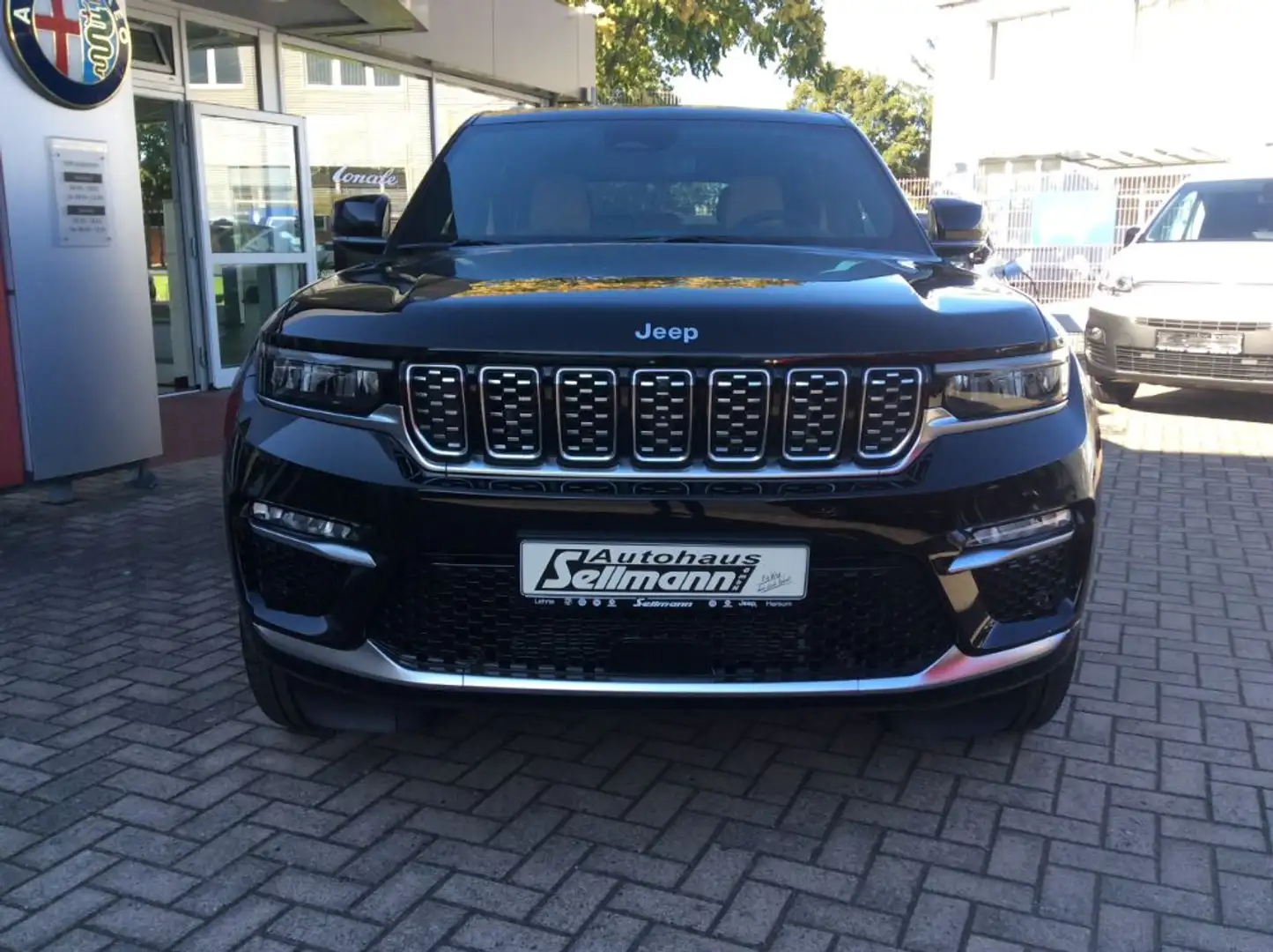 Jeep Grand Cherokee 2.0 4xe Plug-in Hybrid Automatik Summit Reserve Schwarz - 2