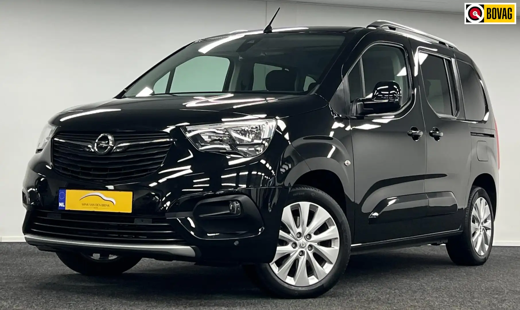 Opel Combo 1.2 Turbo L1H1*5Persoons*Camera*Navi*Carplay*Cruis Zwart - 1