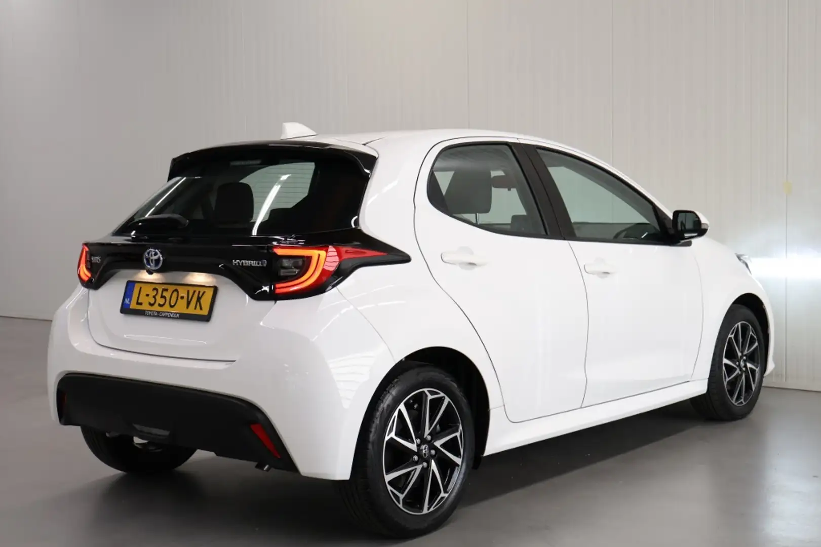 Toyota Yaris 1.5 Hybrid Dynamic Bianco - 2