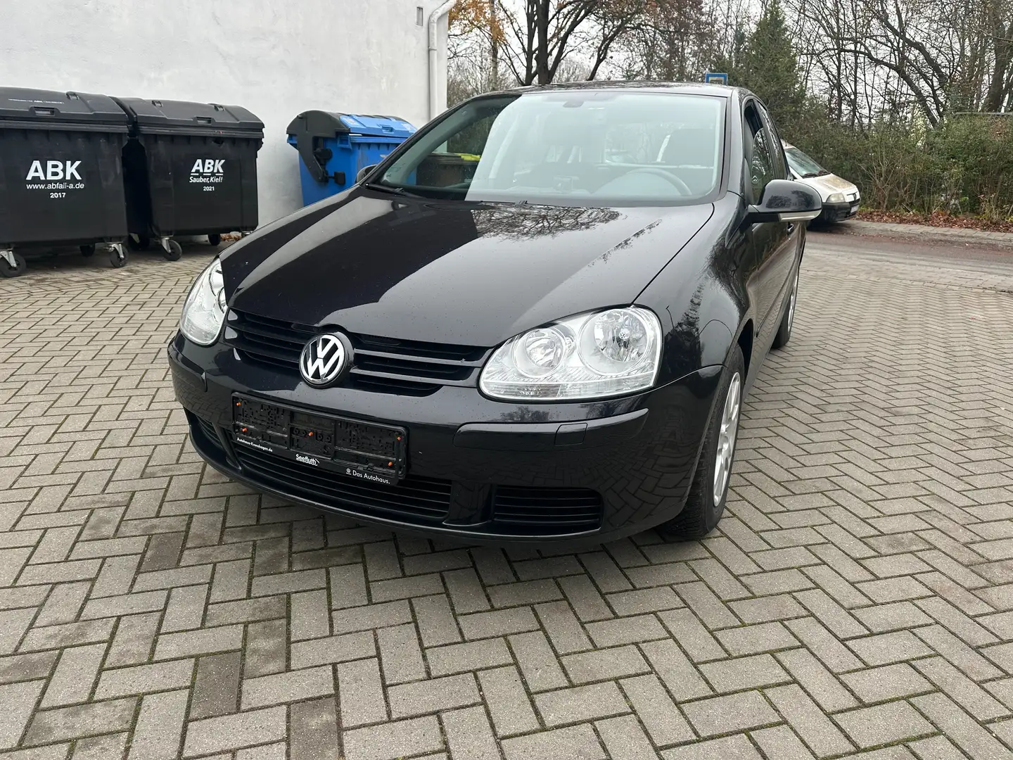 Volkswagen Golf Comfortline / Klima/SHZ/Tempomat/Tüv neu Schwarz - 1
