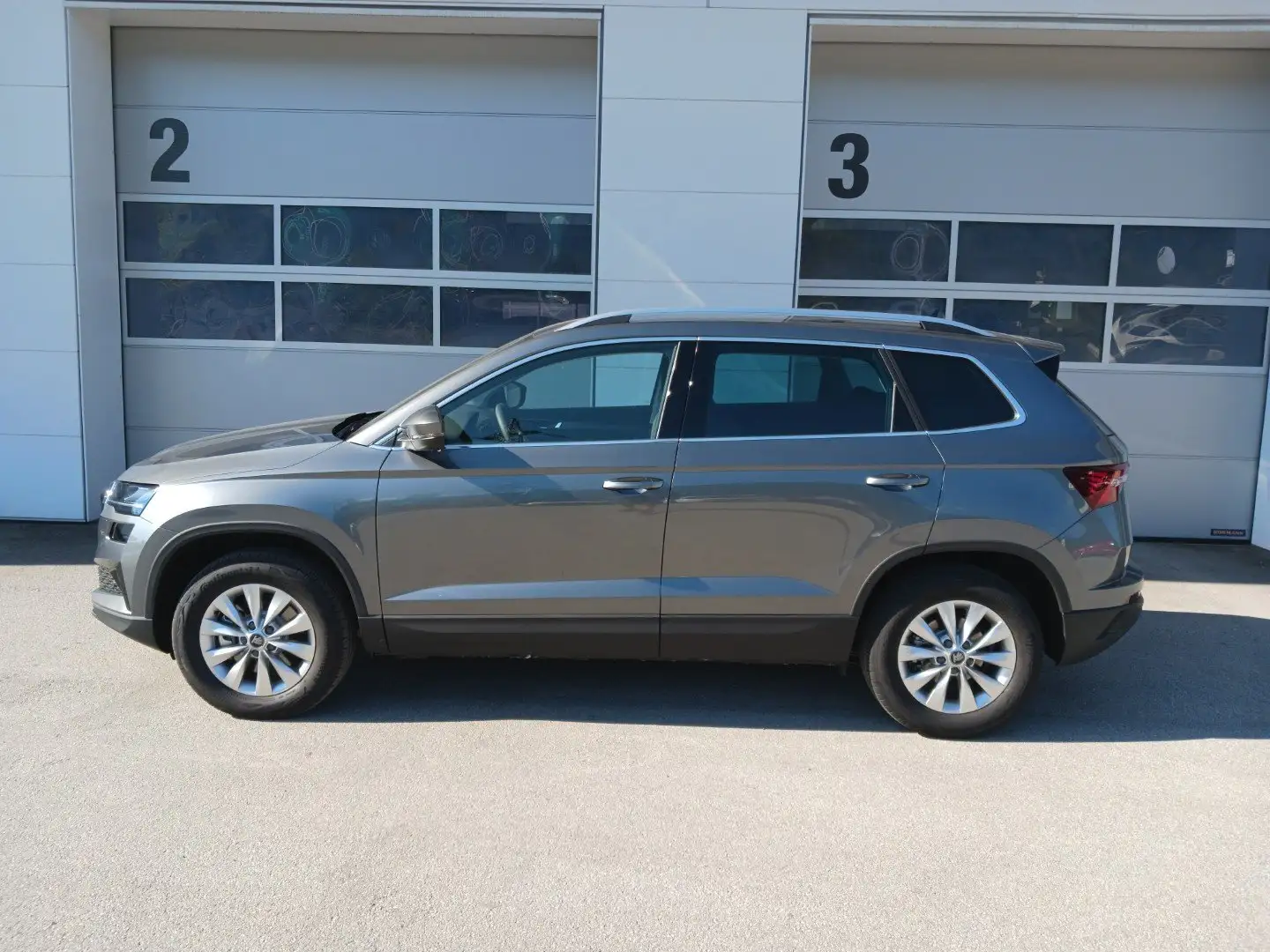 Skoda Karoq Selection 4x4 Grau - 2