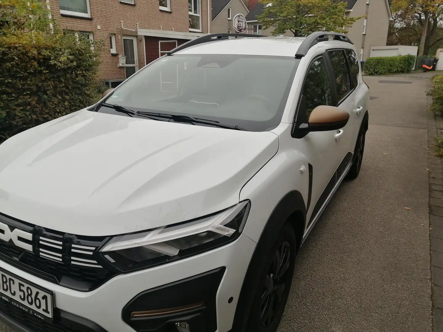 Dacia Jogger Jogger TCe 110 (7-Sitzer) Comfort Weiß - 2