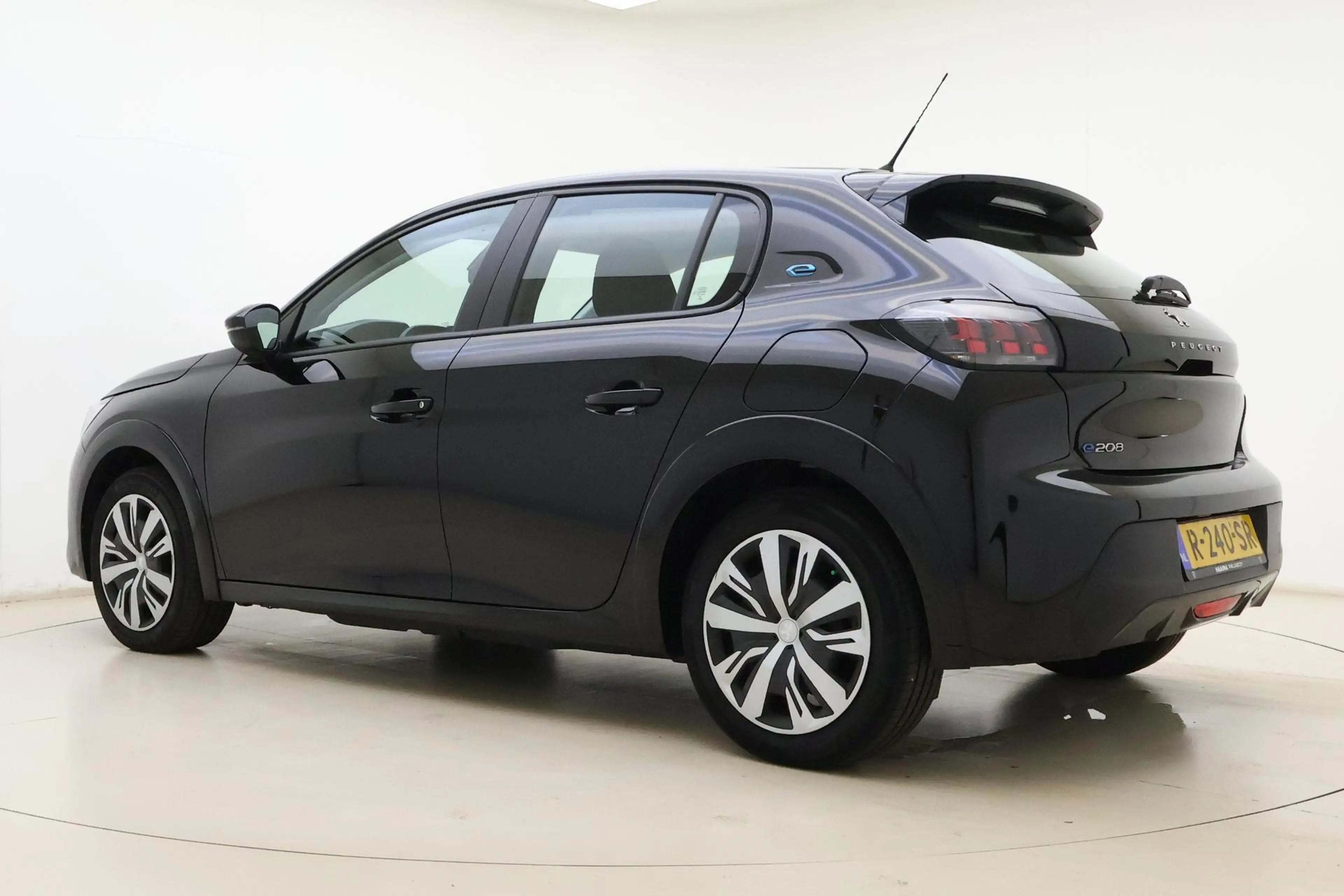 Peugeot e-208 EV Active 50 kWh 3-Fase | Navigatie via Apple Carp — photo 13