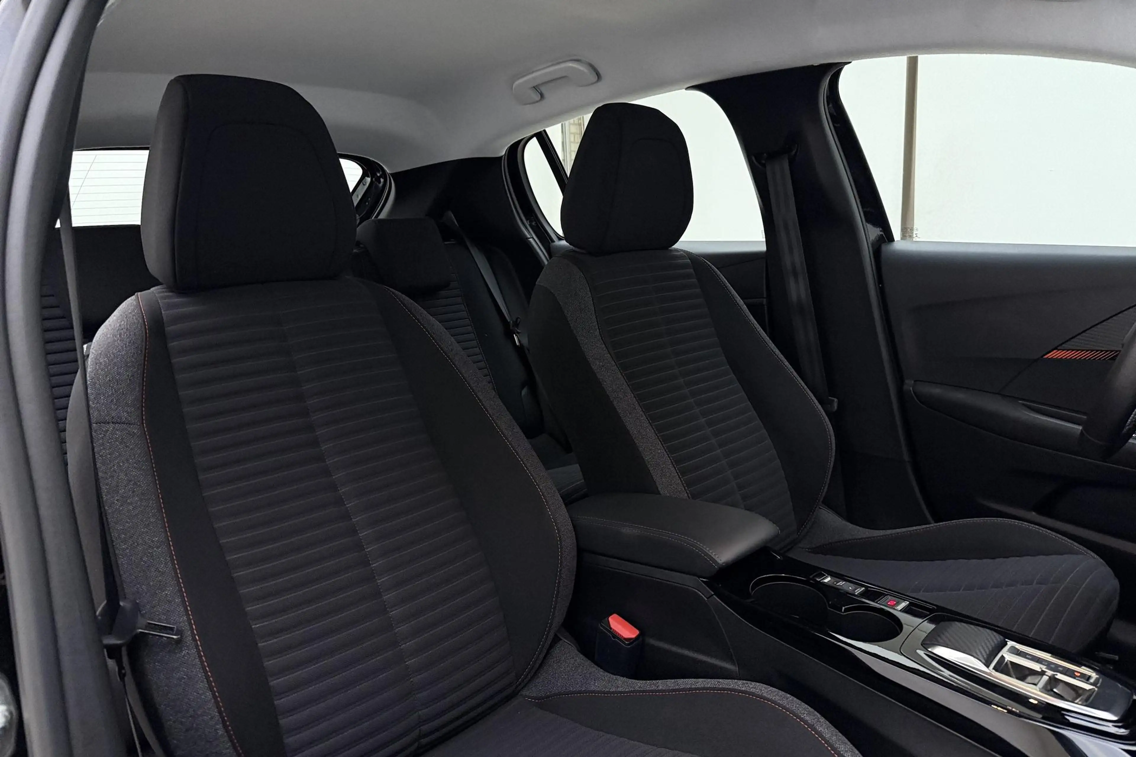 Peugeot e-208 EV Active 50 kWh 3-Fase | Navigatie via Apple Carp — photo 8