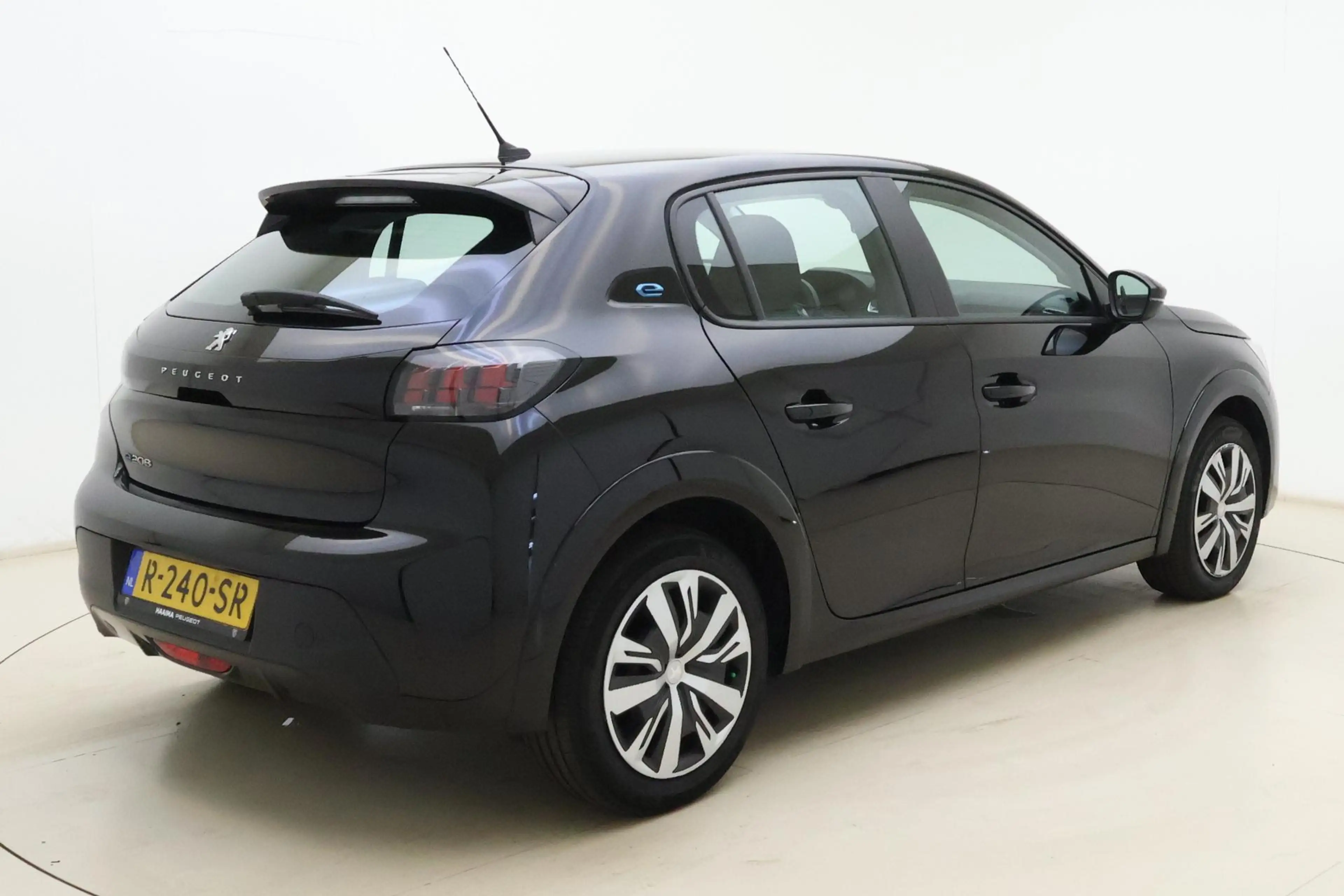 Peugeot e-208 EV Active 50 kWh 3-Fase | Navigatie via Apple Carp — photo 2