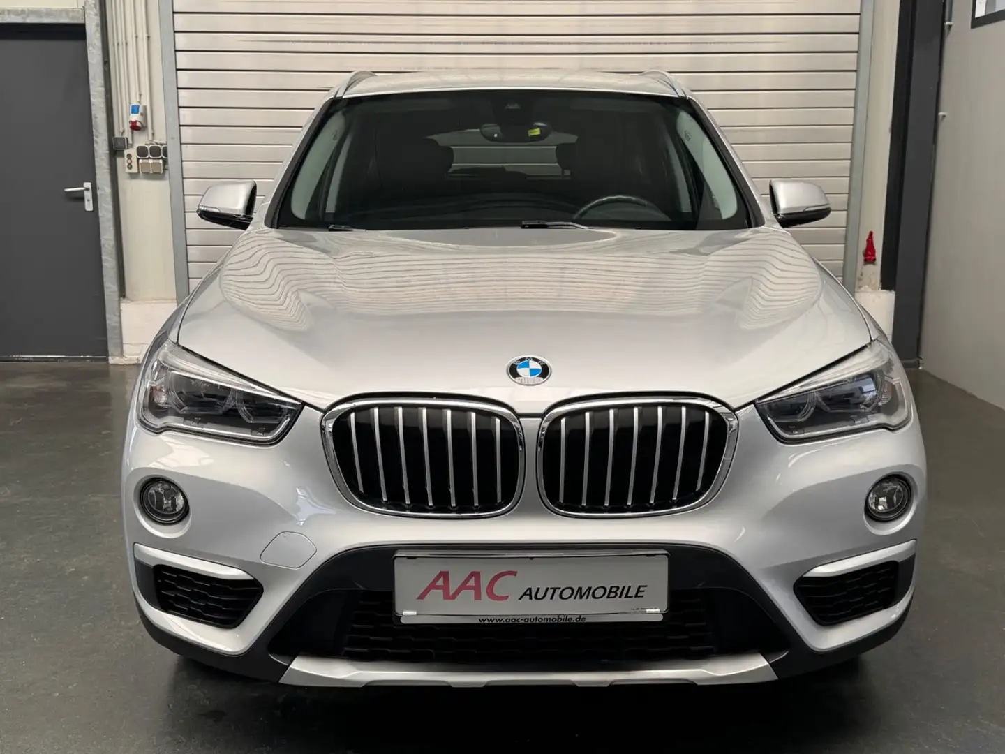BMW X1 sDrive 18 i xLine/Navi/Teilleder/Tempomat Argent - 2